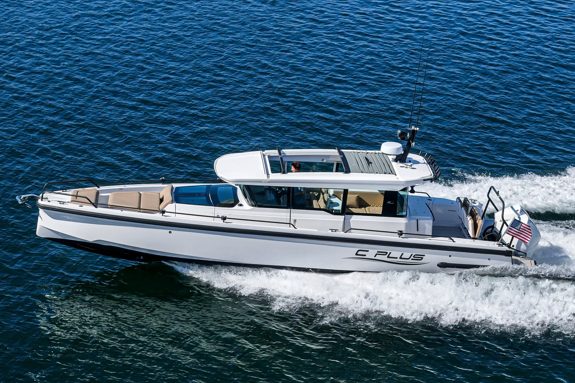 2021 Axopar 37 XC Cross Cabin in vendita a San Diego, California Center Console