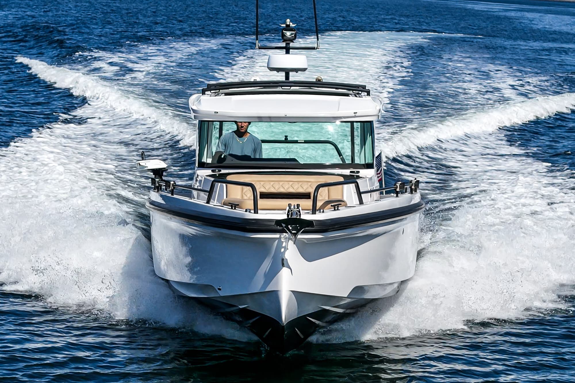 2021 Axopar 37 XC Cross Cabin in vendita a San Diego, California Center Console 3