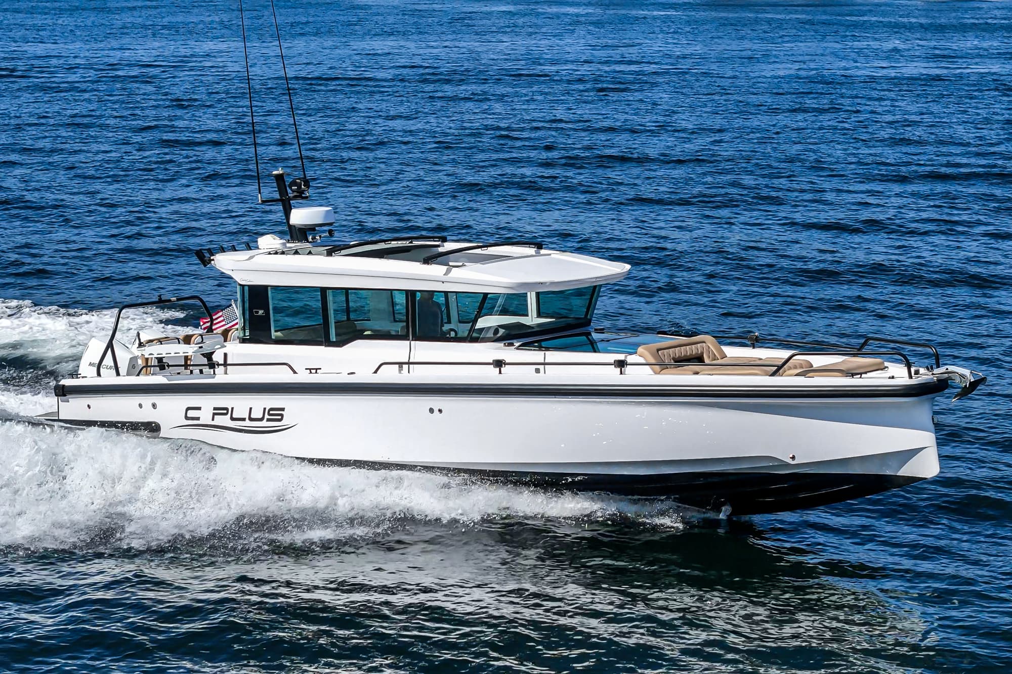 2021 Axopar 37 XC Cross Cabin in vendita a San Diego, California Center Console 4