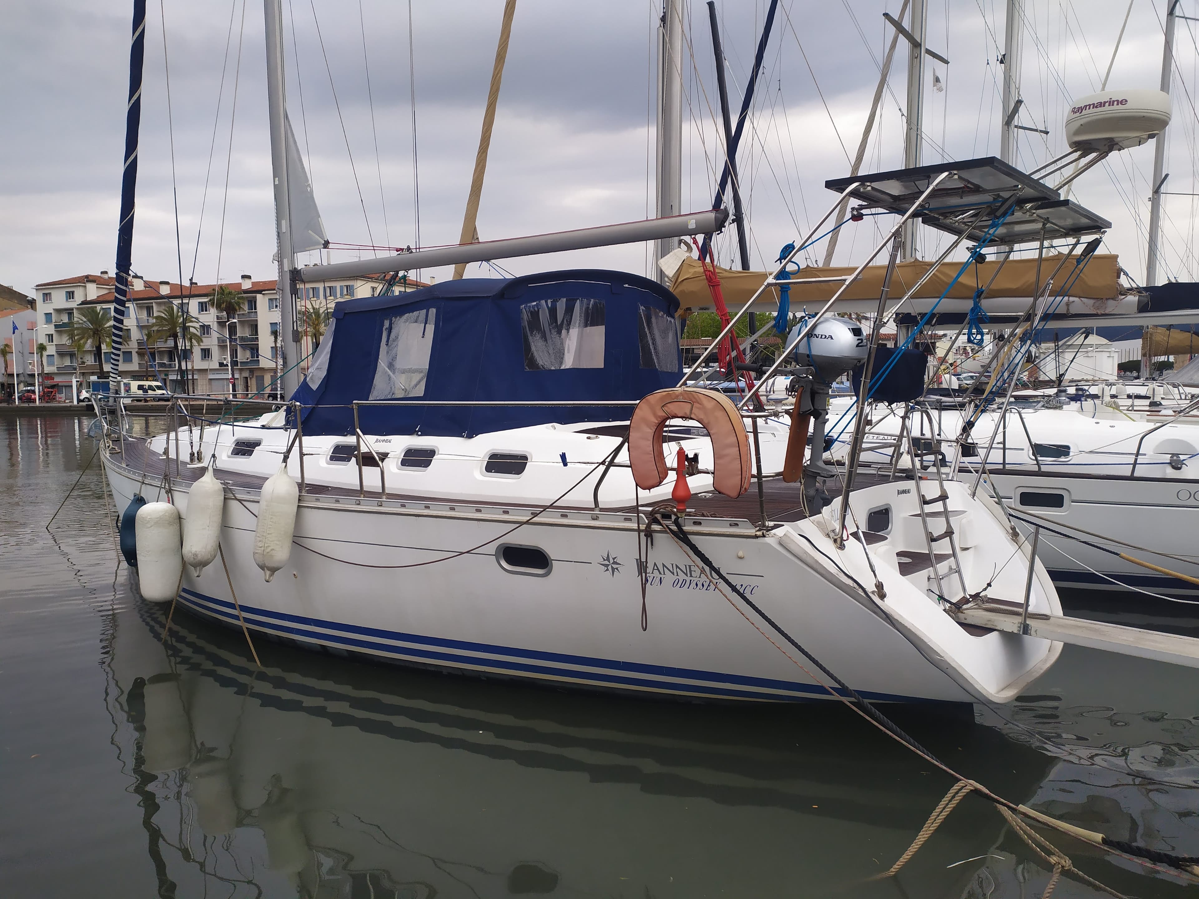 1999 Jeanneau Sun Odyssey 42 CC a la venta en La Seyne-sur-Mer, FR Center Cockpit 3
