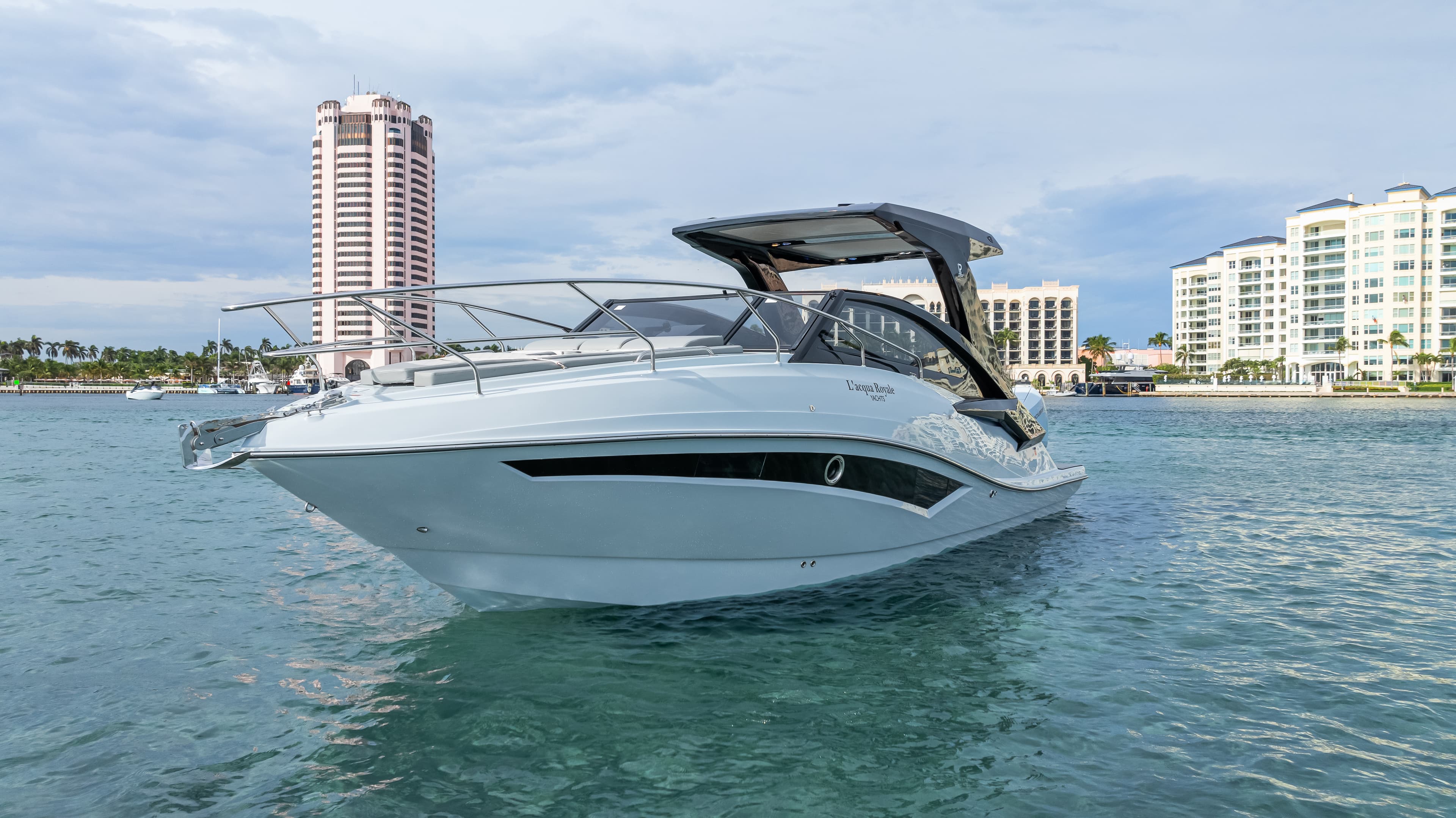 2025 L'acqua Royale LR350 Gran Coupe zum Verkauf in Fort Lauderdale, Florida Explorer Yachts 3
