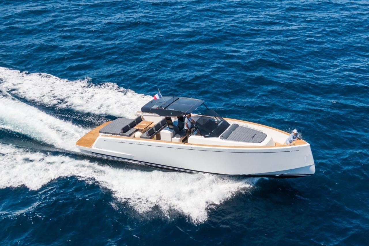2020 Pardo Yachts P43 à vendre à Cogolin, FR Walk-around Boats