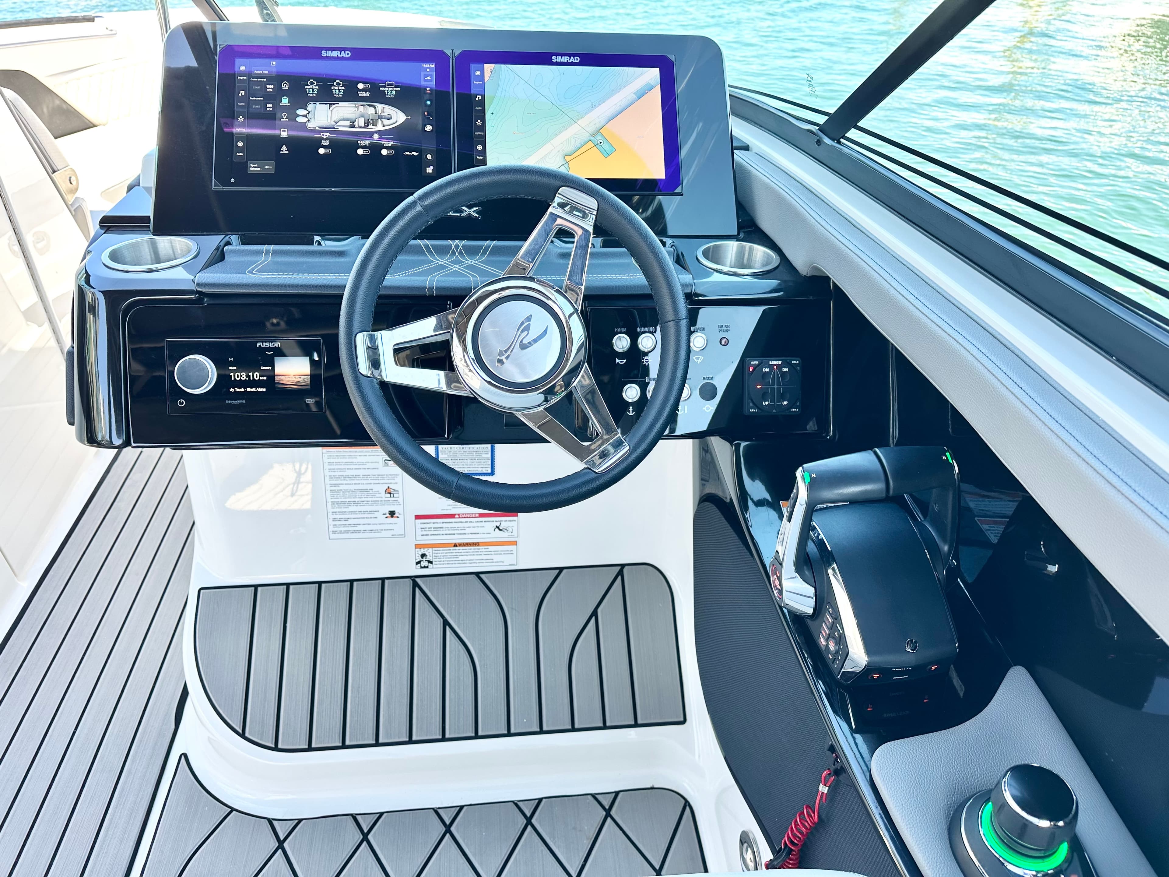2025 Sea Ray SLX 280 Outboard for Sale in Sarasota, FL Bowrider 3