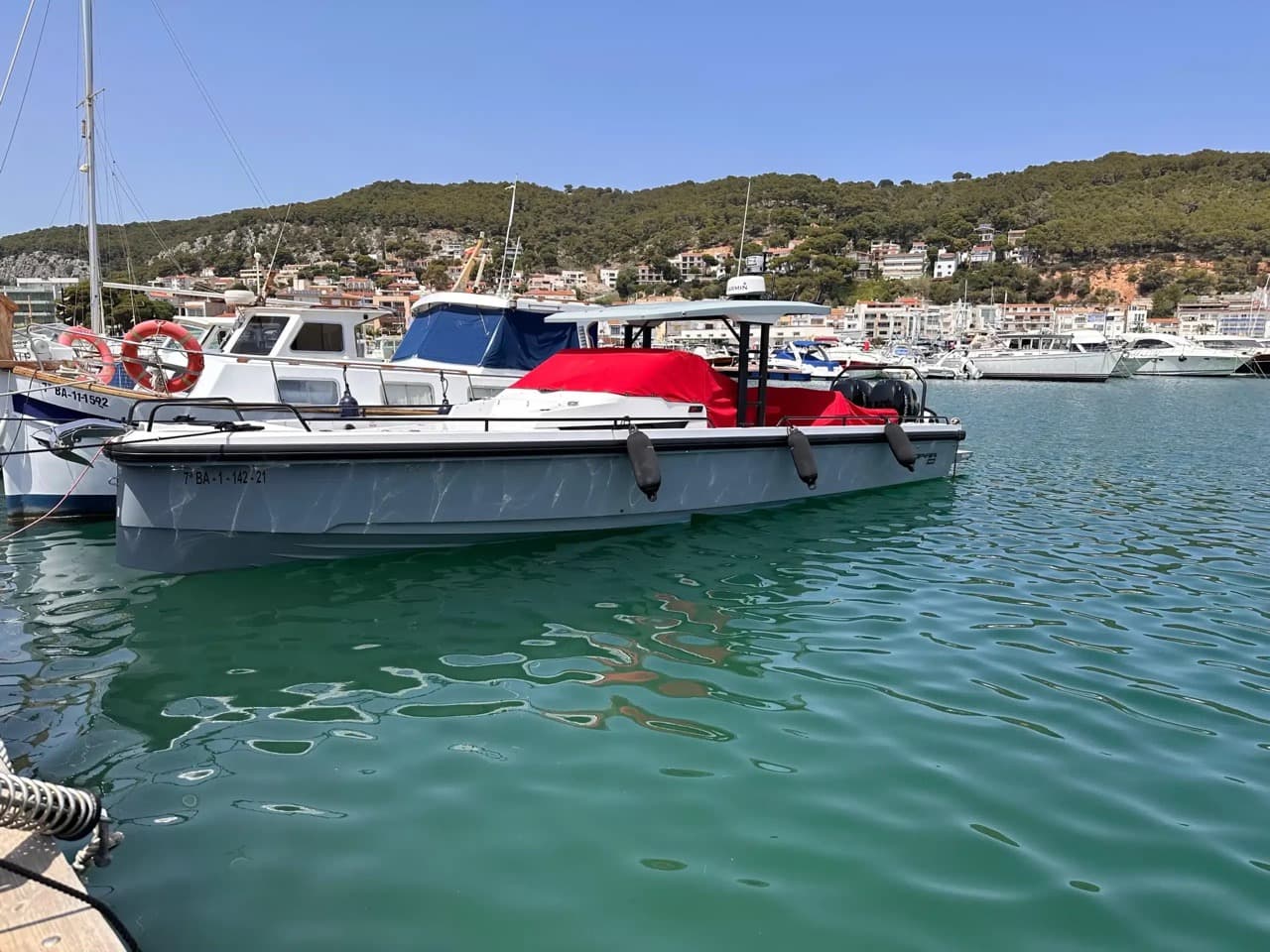 2019 Axopar 37 Sun-Top zum Verkauf in Viladamat, ES Motor Yacht 5
