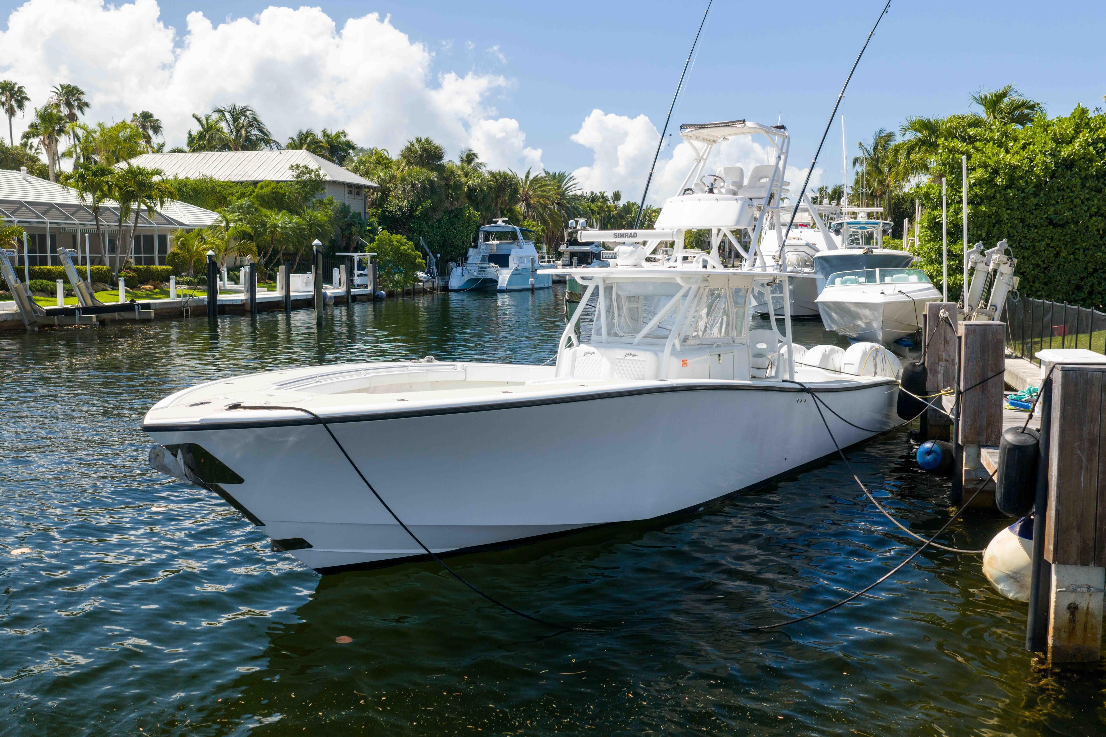 2011 Yellowfin 42 Offshore zum Verkauf in Coral Gables, Florida Center Console 3