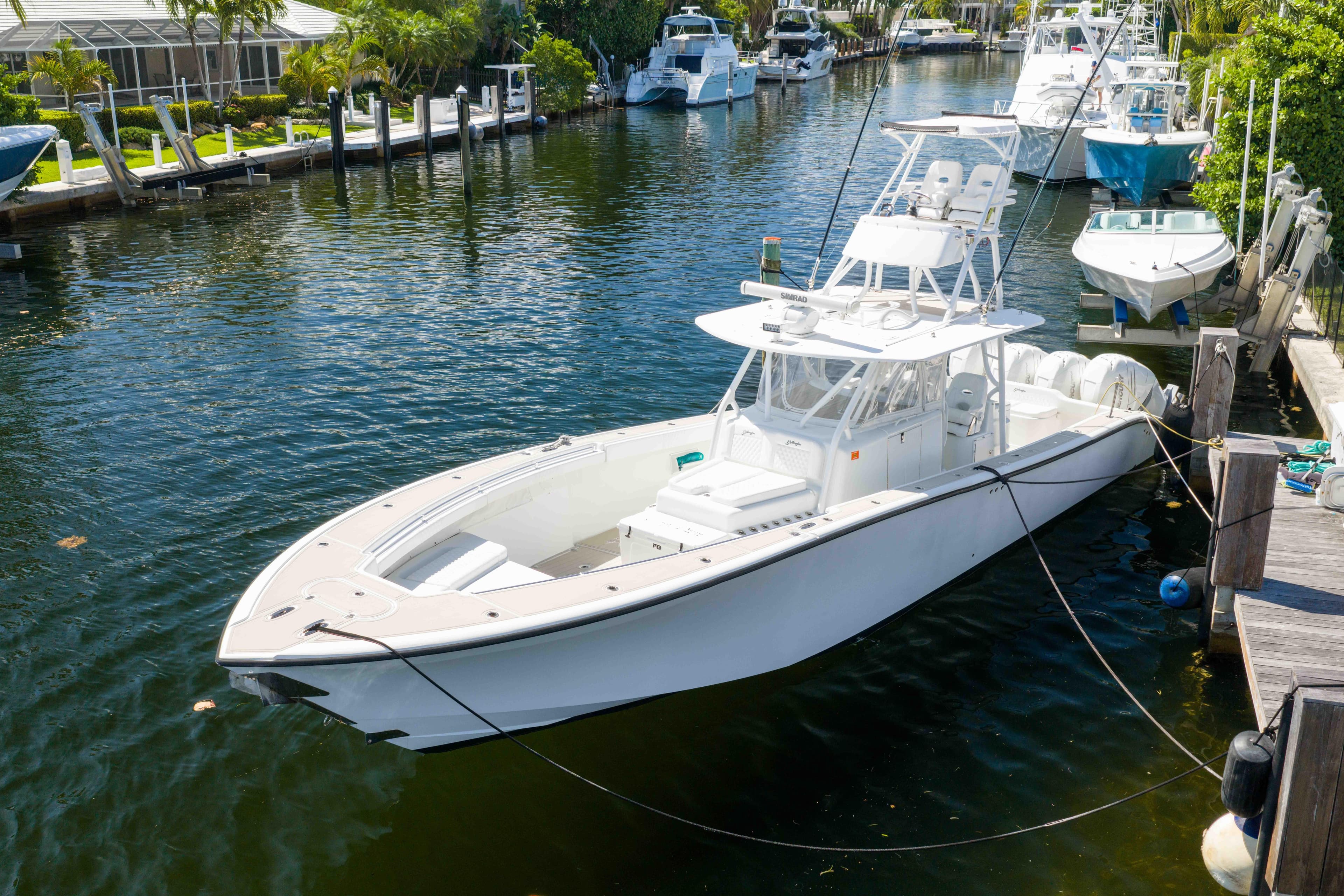 2011 Yellowfin 42 Offshore zum Verkauf in Coral Gables, Florida Center Console 5