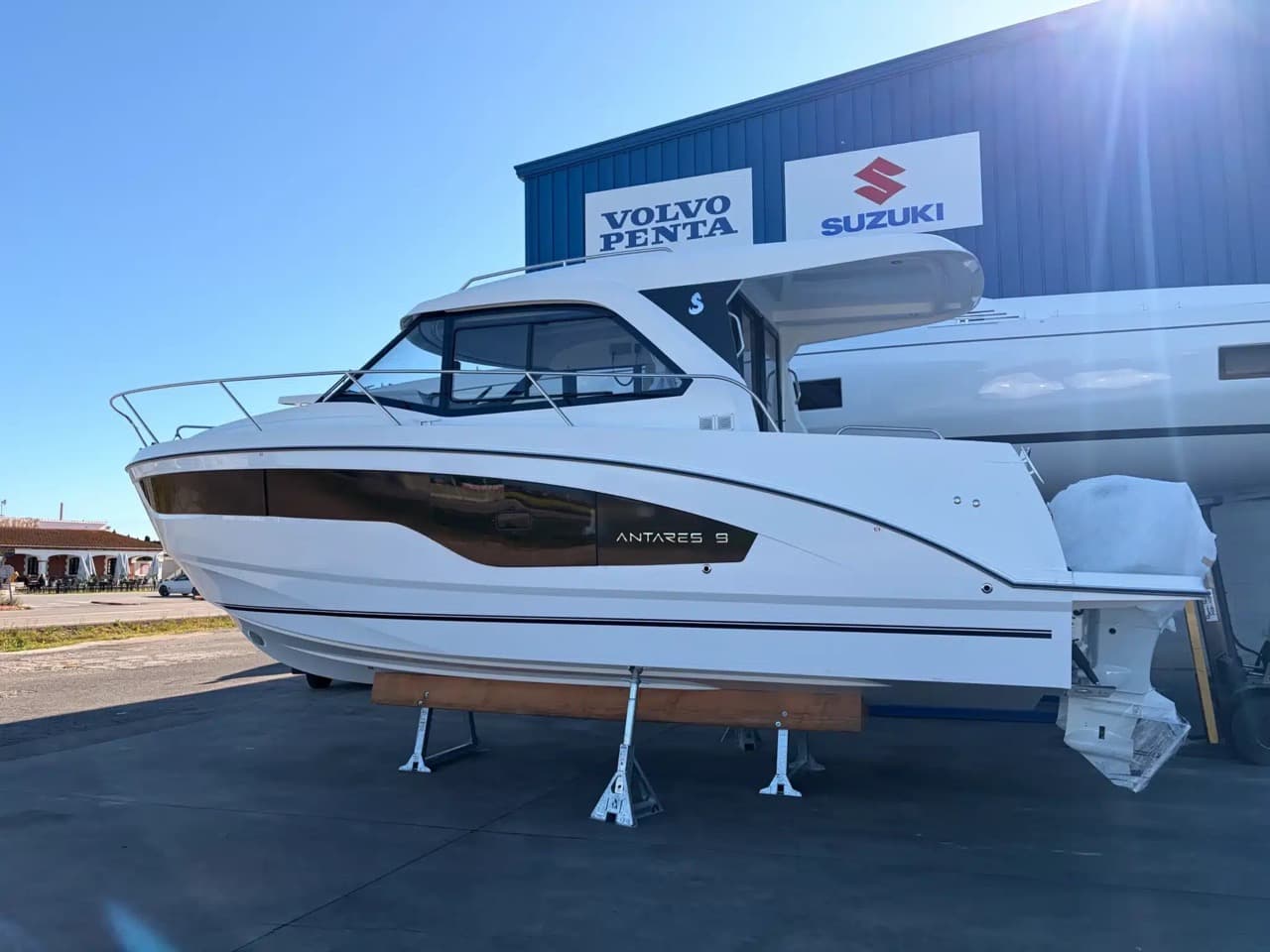 Beneteau Antares 9 for Sale