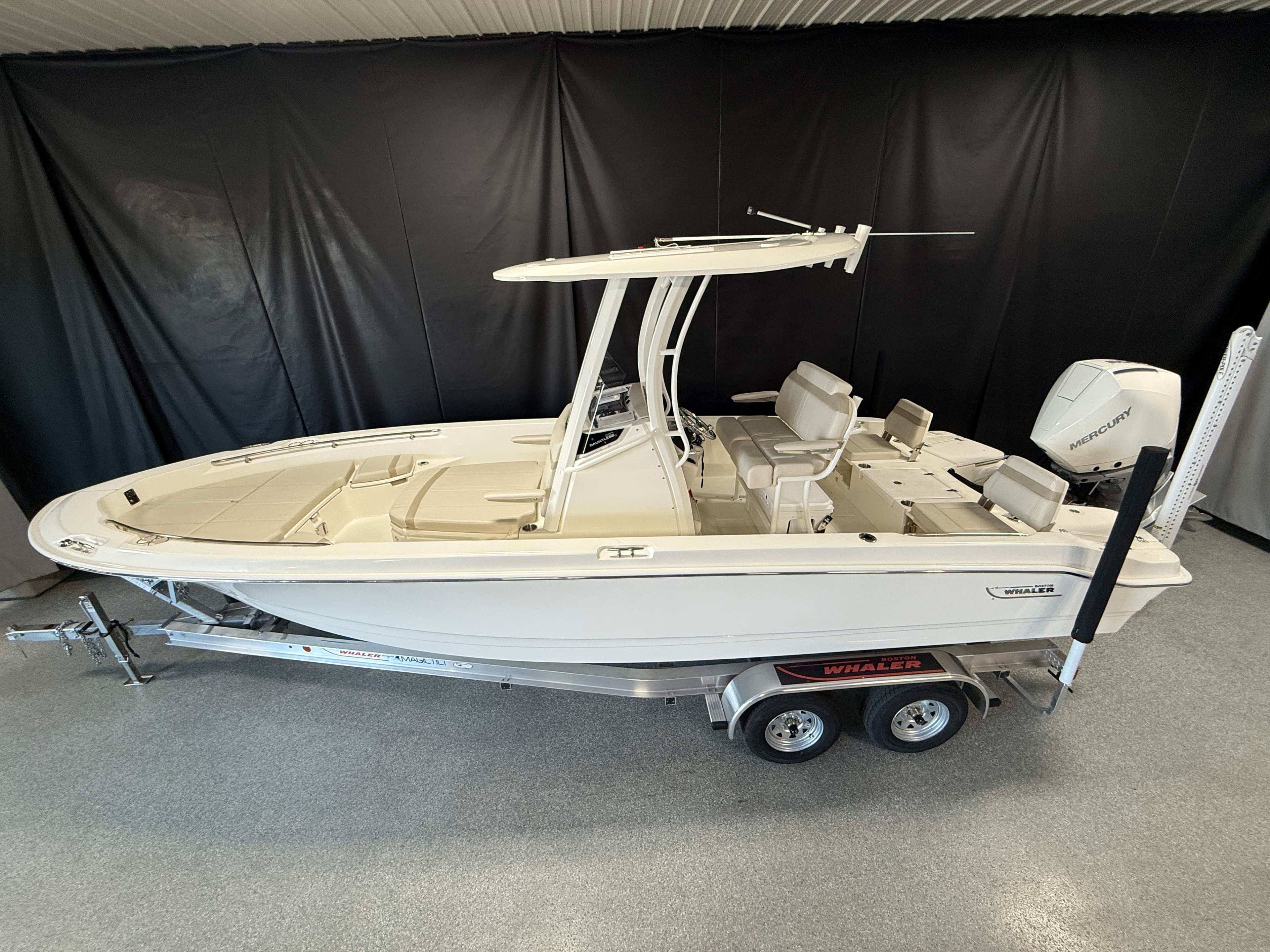 2026 Boston Whaler 250 Dauntless zum Verkauf in Crosslake, Minnesota Center Console 2