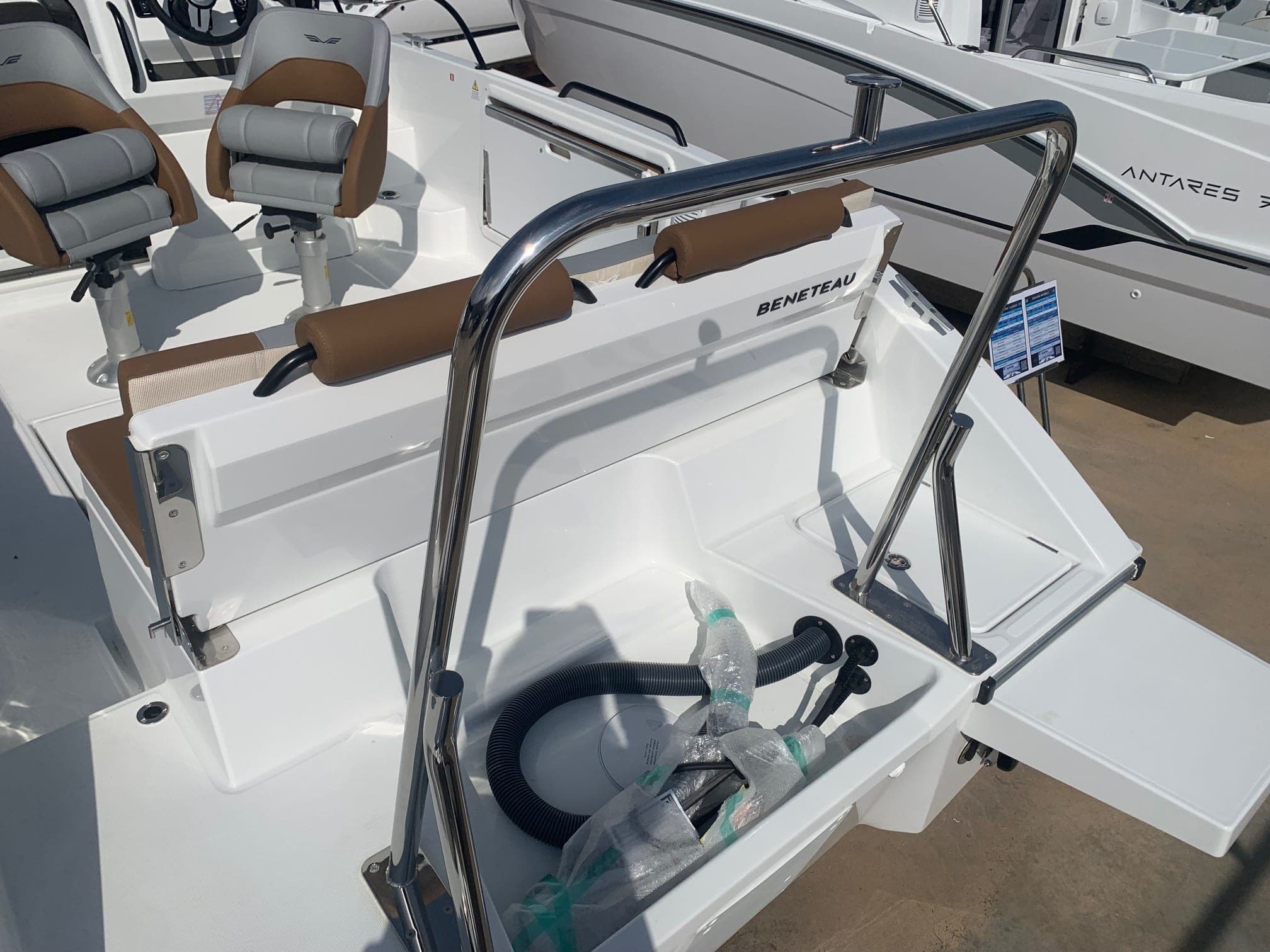 2027 Beneteau Flyer 7 SUNdeck for Sale in Viladamat, ES Center Console 2