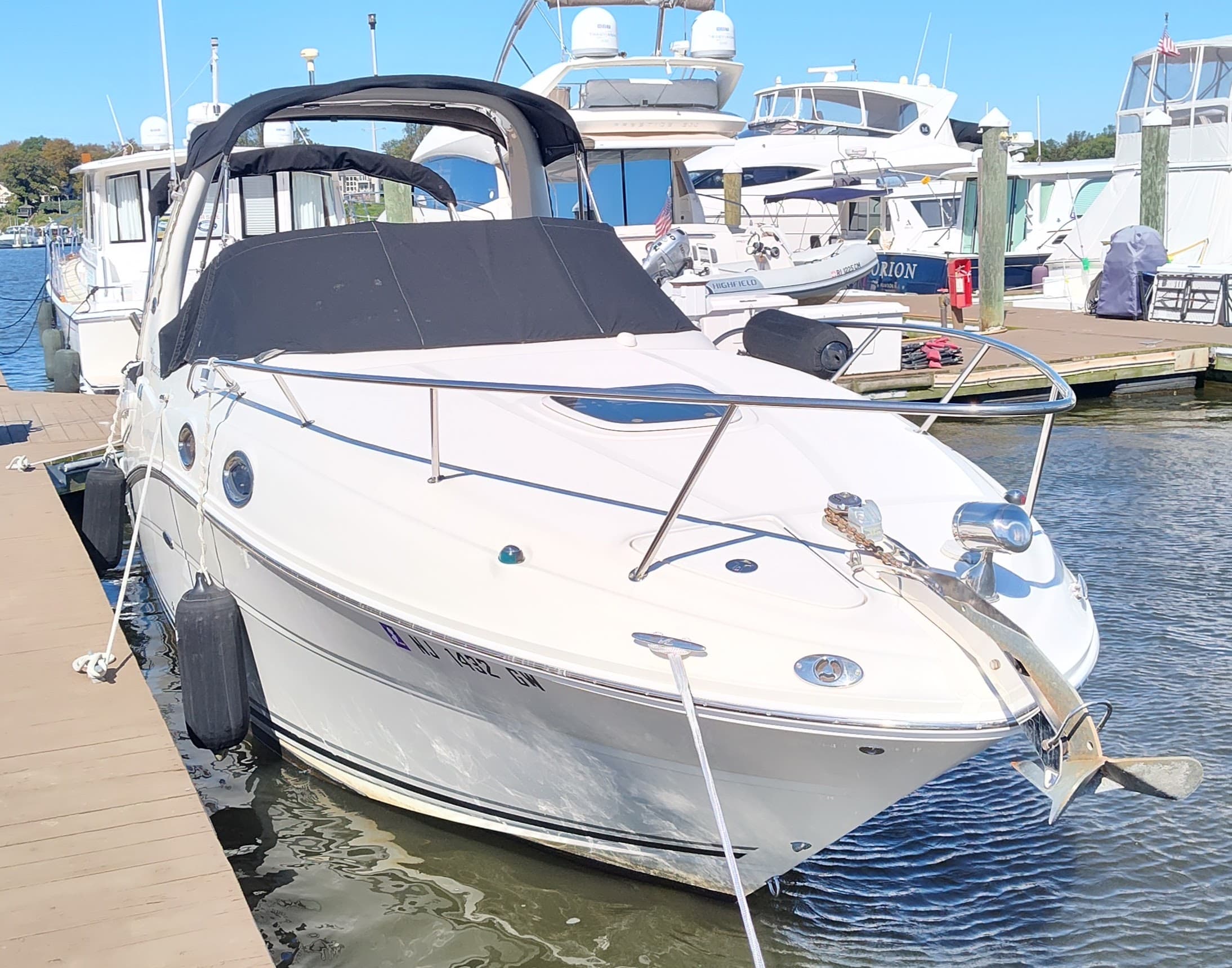 2005 Sea Ray Sundancer 260 ausgestellt in Edgewater, New Jersey Express Cruiser