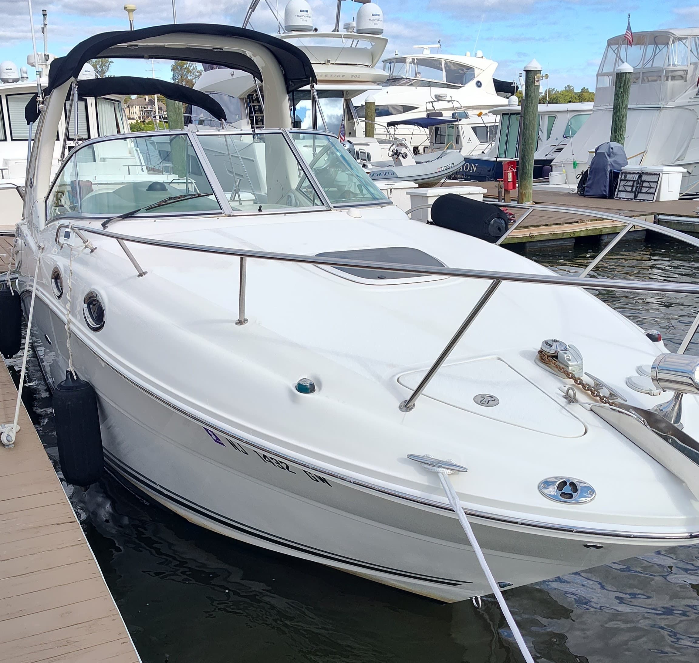 2005 Sea Ray Sundancer 260 ausgestellt in Edgewater, New Jersey Express Cruiser 2