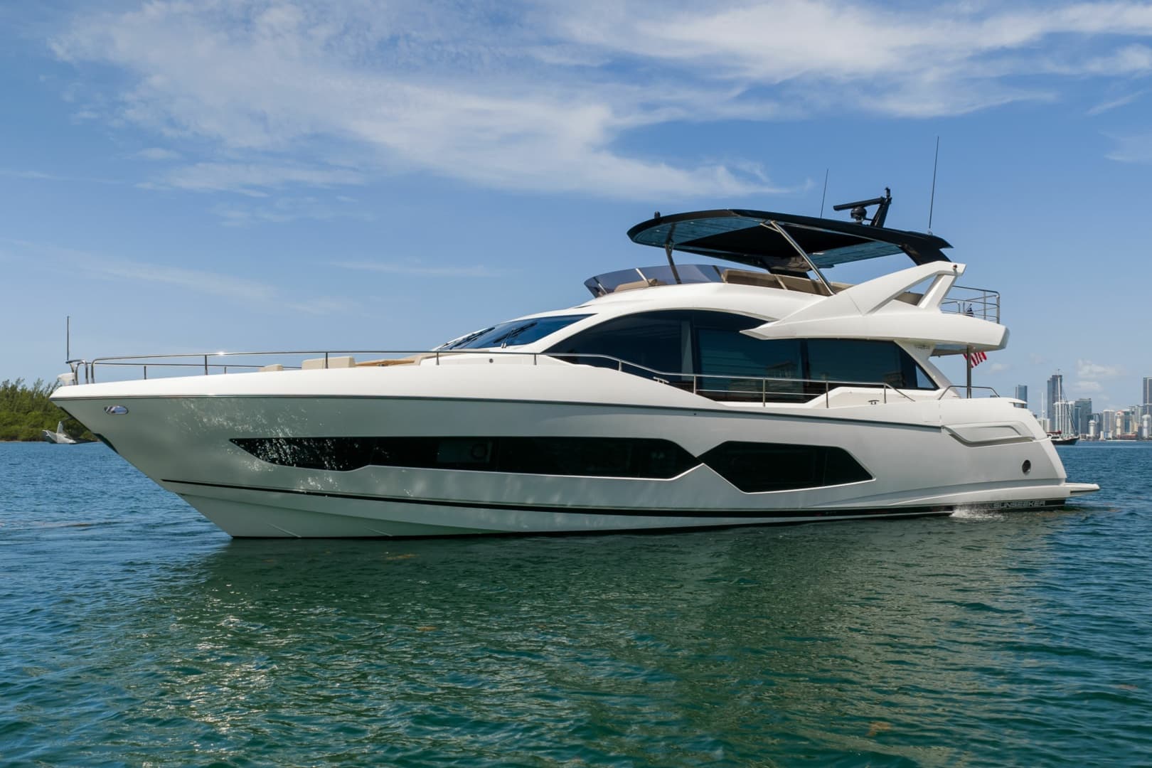 2025 Sunseeker 76 Yacht for Sale in Miami Beach, Florida Flybridge