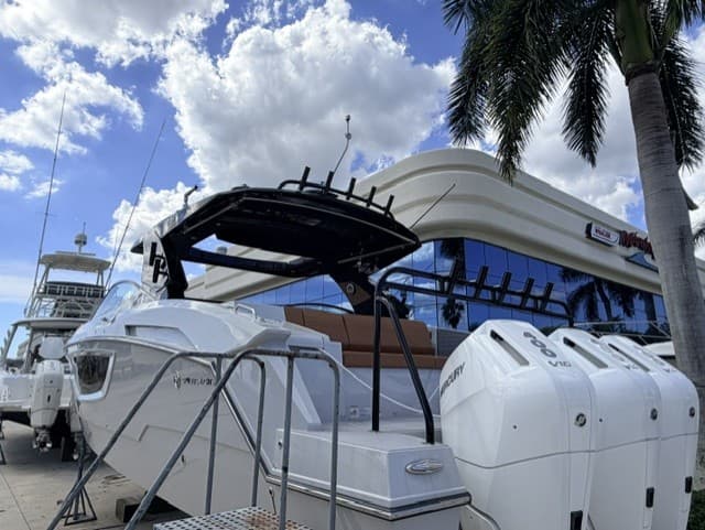 2024 Cruisers Yachts 38 GLS OB zum Verkauf in Stuart, Florida Sport Cruiser 3