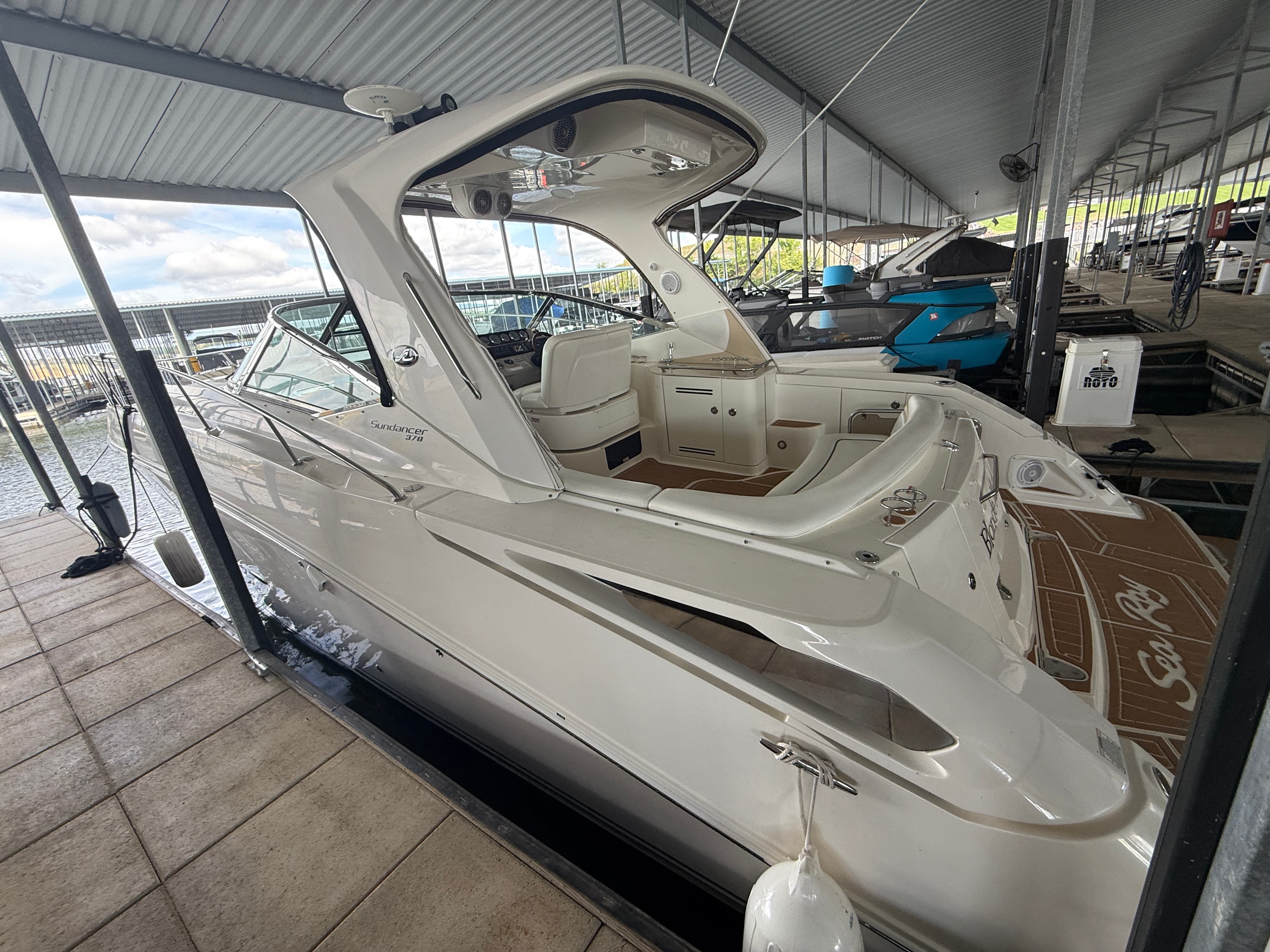 2009 Sea Ray 350 Sundancer in vendita a Lake Ozark, MO Express Cruiser 2