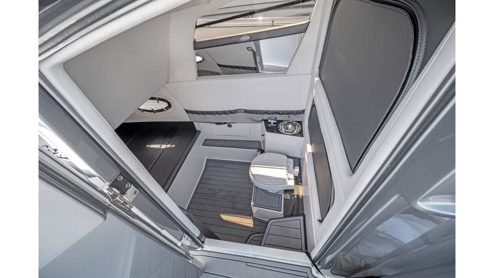 2021 Nor-Tech 390 Sport for Sale in Fort Lauderdale, Florida Center Console 4