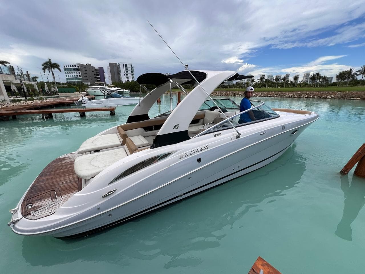 2015 Four Winns H310 zum Verkauf in Cancún, MX Motor Yacht 4