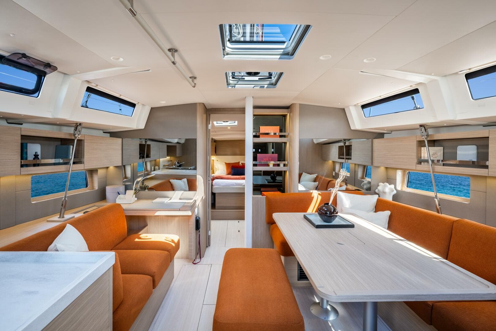 2027 Beneteau Oceanis 47 in vendita a South Dartmouth, Massachusetts Sloop 2