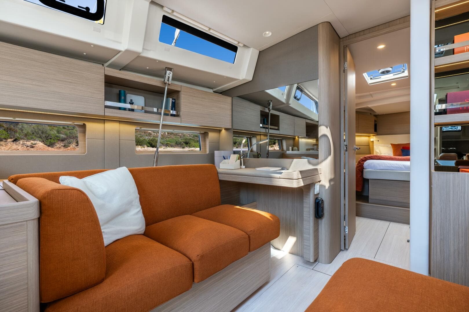 2027 Beneteau Oceanis 47 in vendita a South Dartmouth, Massachusetts Sloop 4