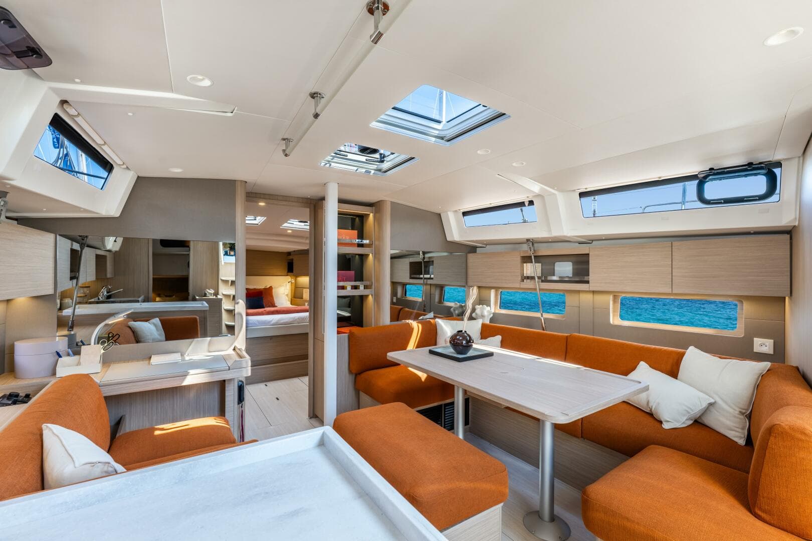 2027 Beneteau Oceanis 47 in vendita a South Dartmouth, Massachusetts Sloop 5