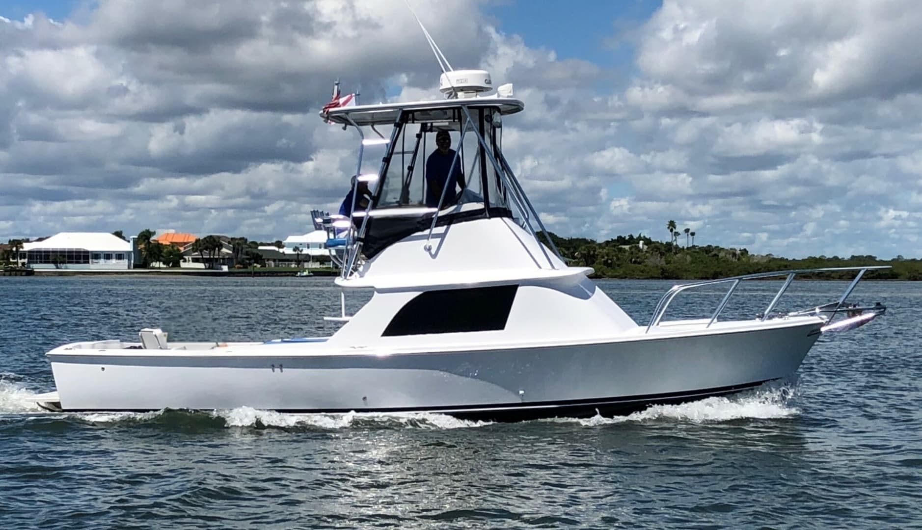 Bertram 31 Flybridge Cruiser for Sale