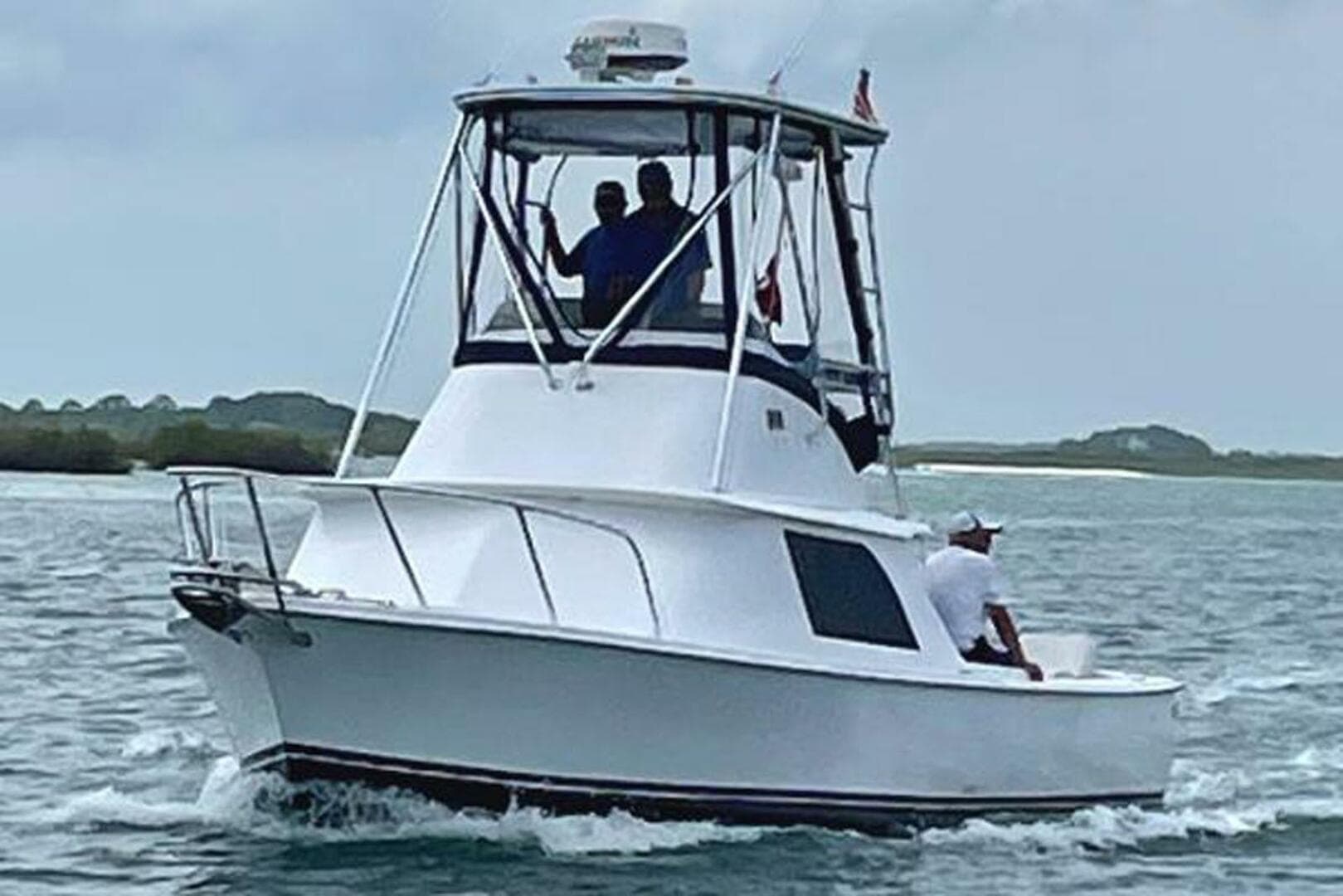 Bertram 31 Flybridge Cruiser for Sale