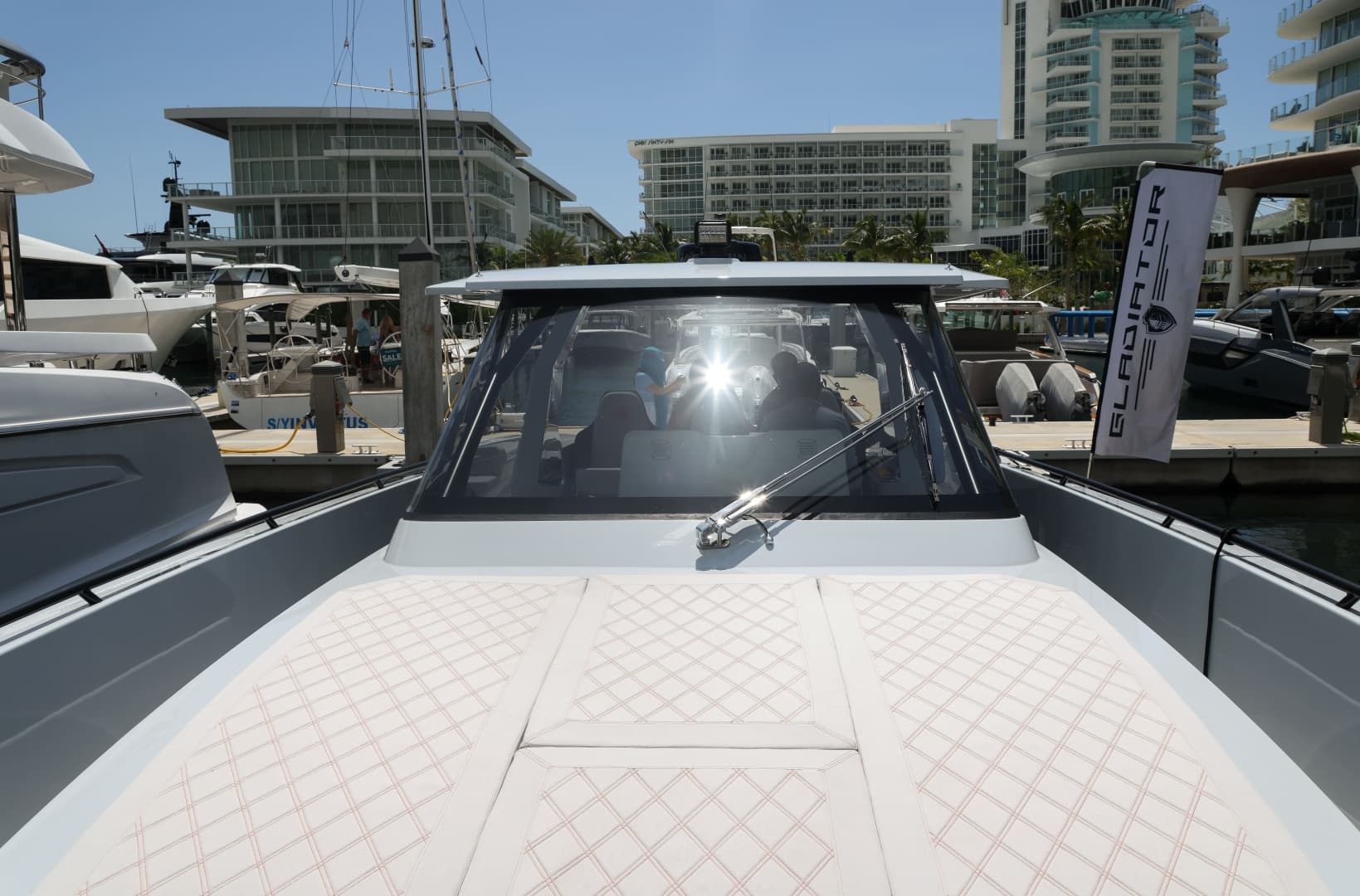 2026 Canados Yachts Gladiator 493 Grand a la venta en Miami, Florida Cruiser 4