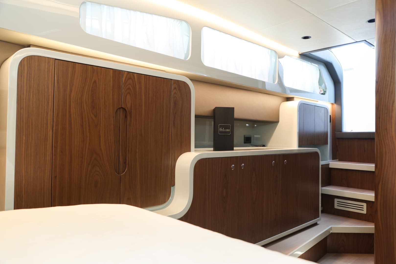 2026 Canados Yachts Gladiator 493 Grand for Sale in Miami, Florida Cruiser 4