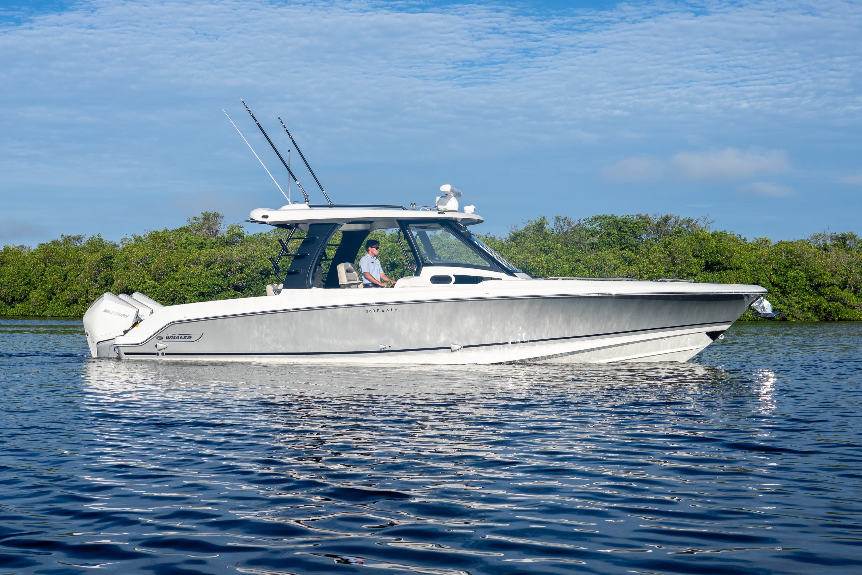 2022 Boston Whaler 350 Realm for Sale in Fort Myers, FL Bowrider