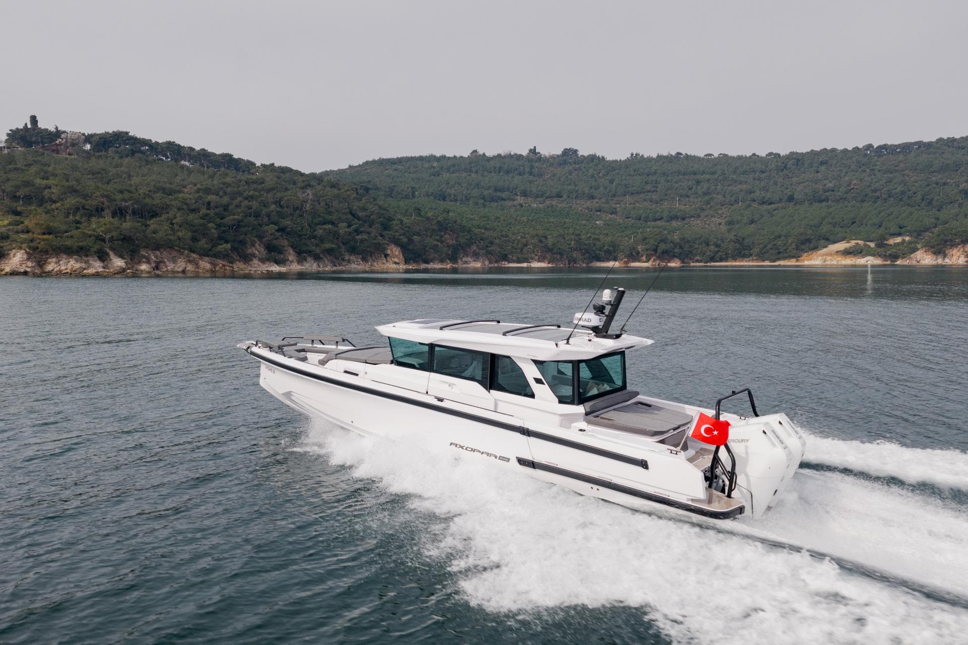 2027 Axopar 38 XC Cross Cabin zum Verkauf in Sausalito, California Express Cruiser