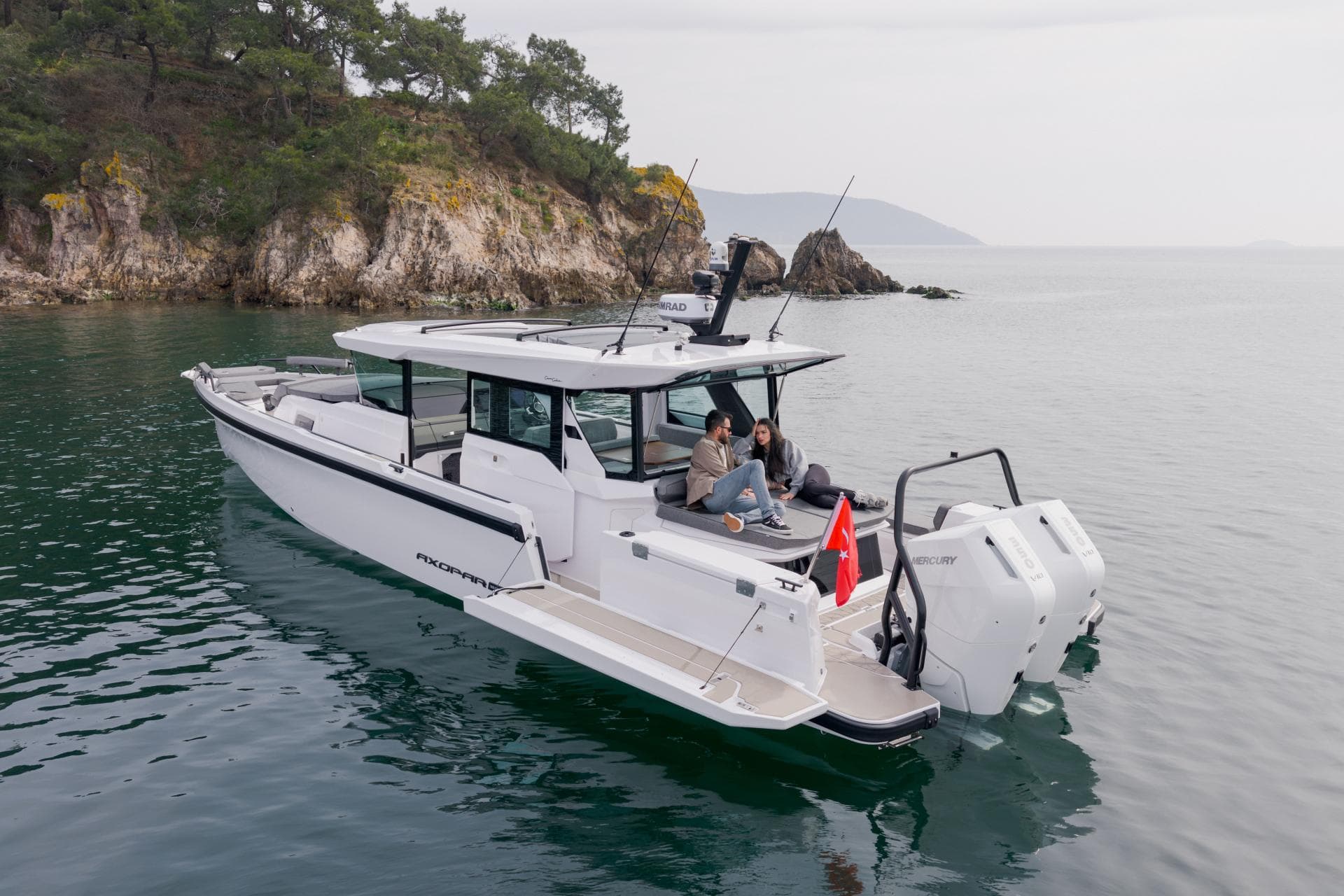 2027 Axopar 38 XC Cross Cabin zum Verkauf in Sausalito, California Express Cruiser 2