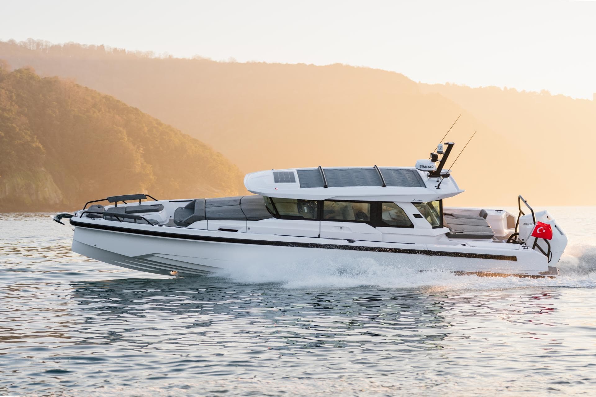 2027 Axopar 38 XC Cross Cabin zum Verkauf in Sausalito, California Express Cruiser 3