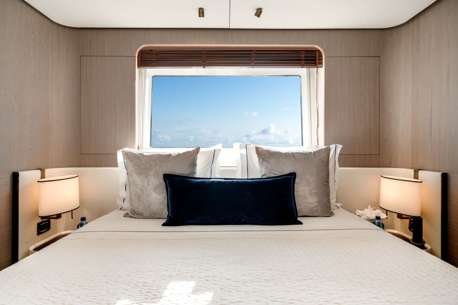 2020 Azimut Grande 27M for Sale in Pompano Beach, Florida Flybridge 4