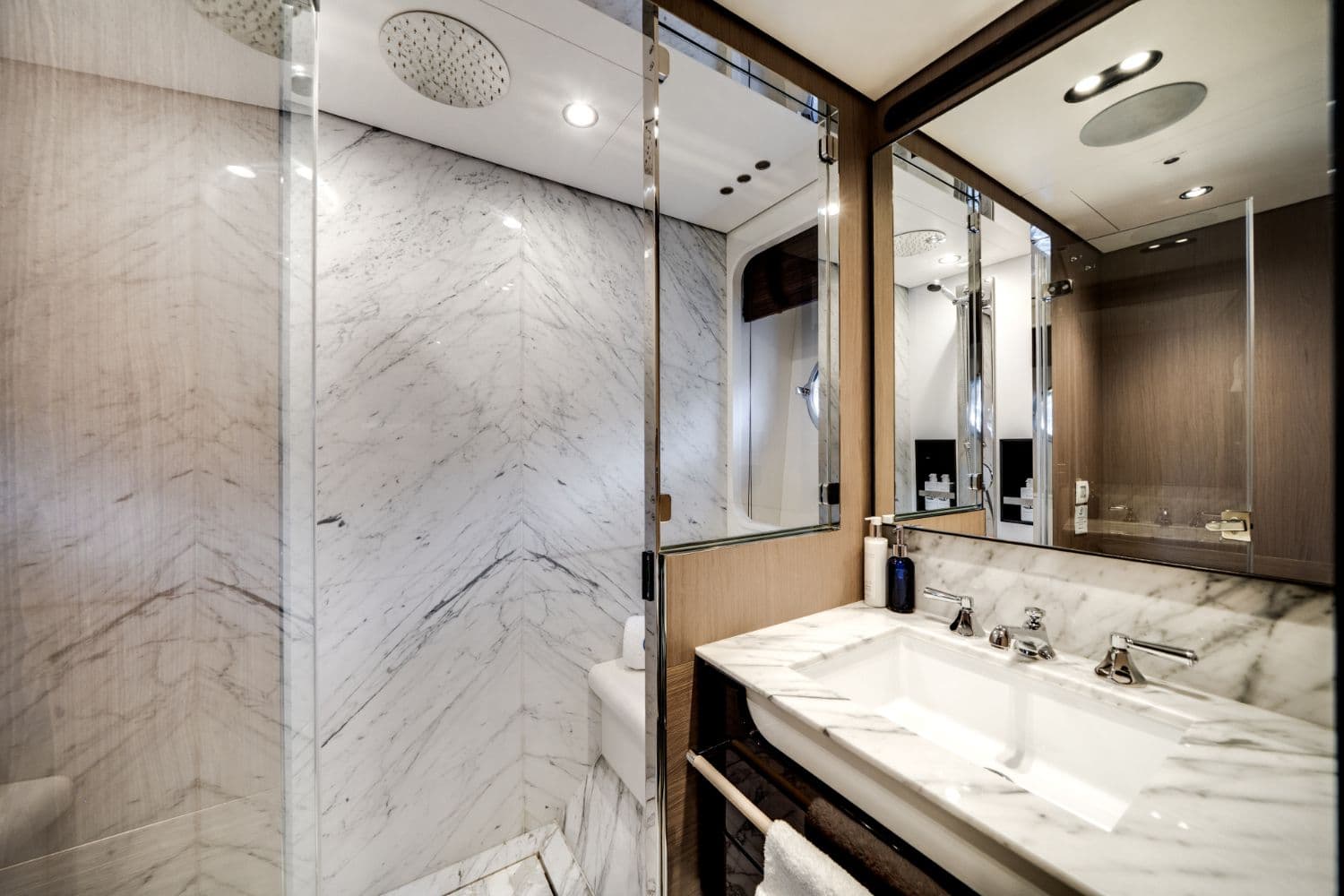 2020 Azimut Grande 27M for Sale in Pompano Beach, Florida Flybridge 5