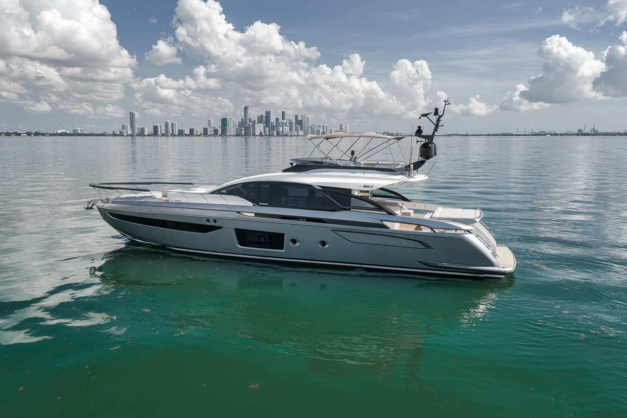 2024 Azimut S8 te koop in Miami Beach, Florida Flybridge 2