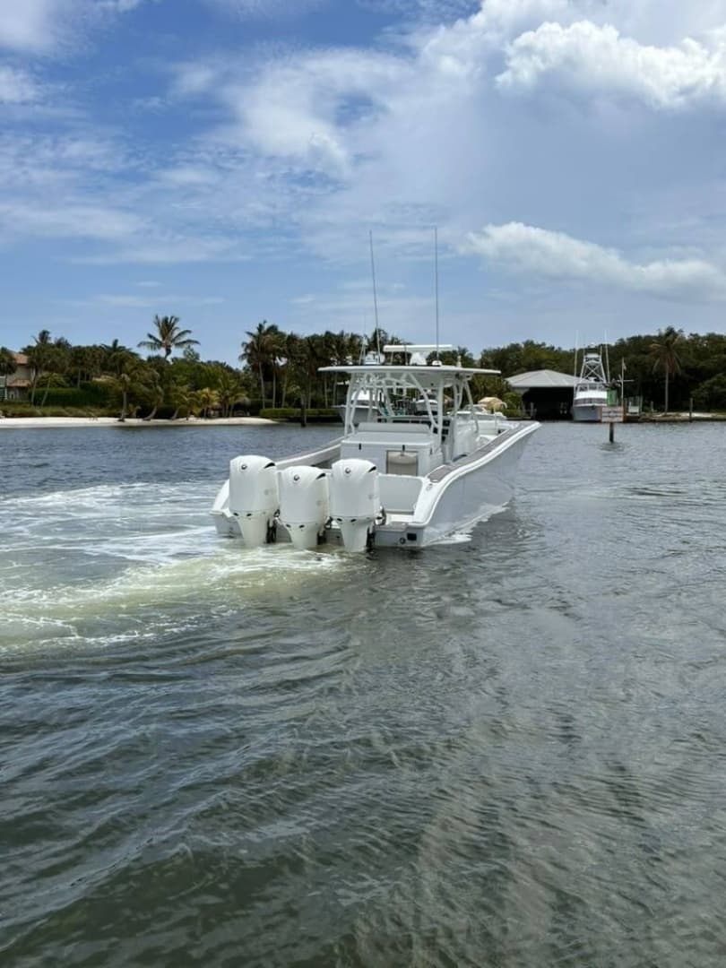2014 Yellowfin 42 Offshore for Sale in Stuart, Florida Center Console 5