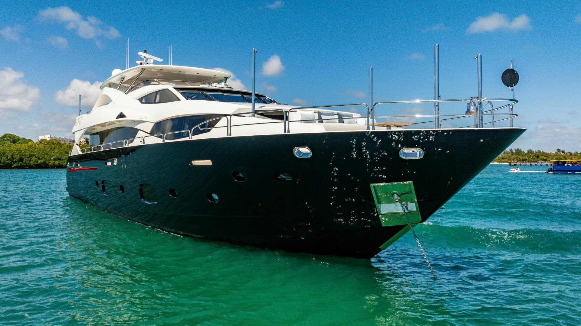 2011 Sunseeker 112 for Sale in Aventura, Florida Motor Yacht 3