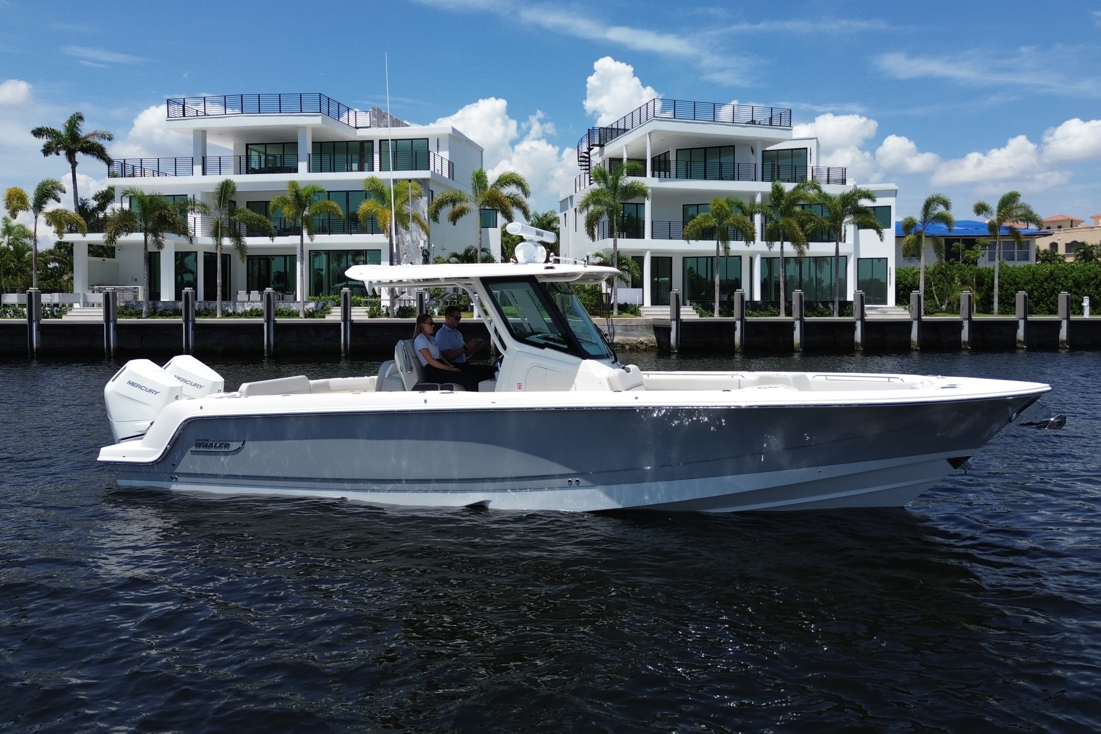 2026 Boston Whaler 330 Outrage a la venta en Pompano Beach, Florida Center Console