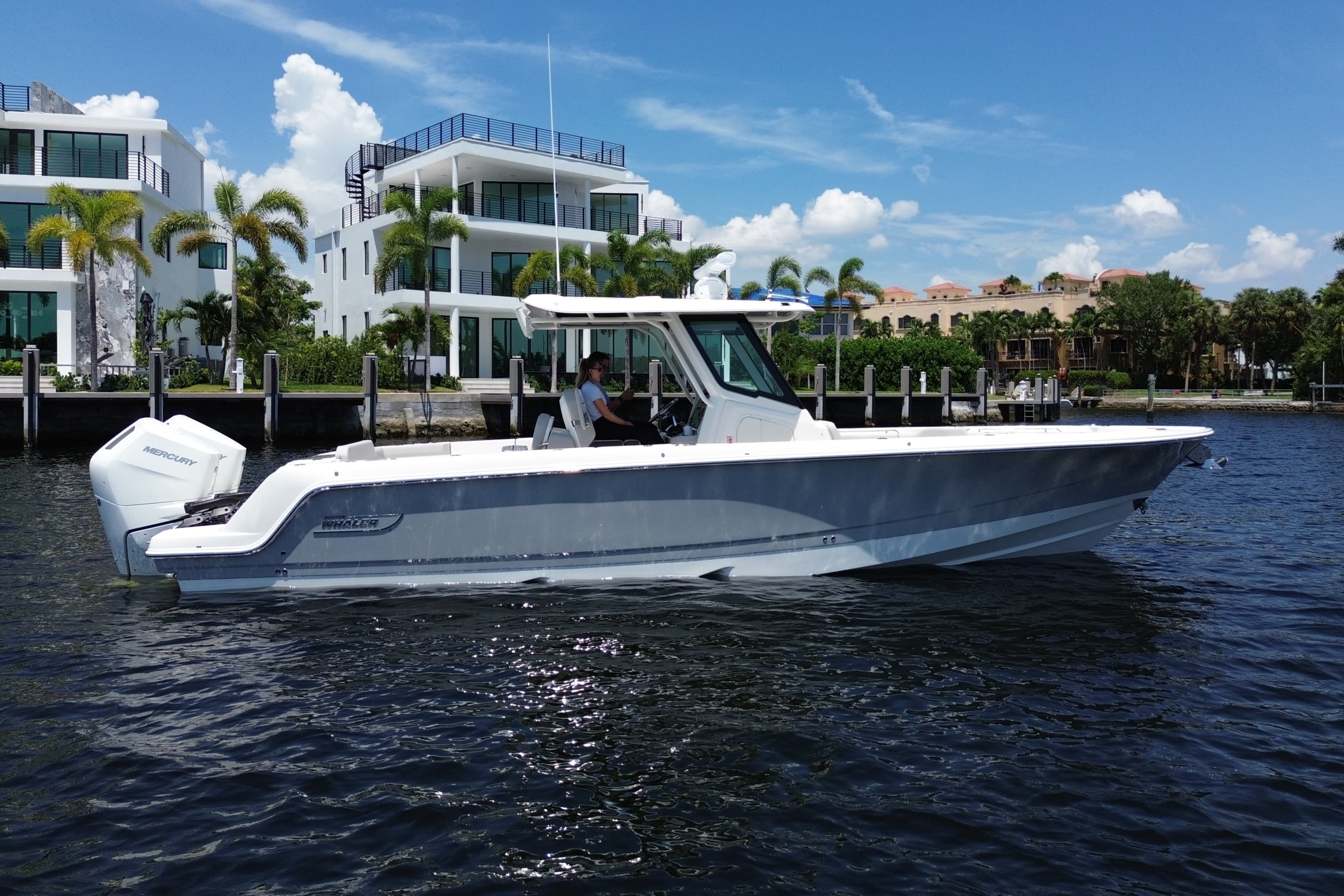 2026 Boston Whaler 330 Outrage a la venta en Pompano Beach, Florida Center Console 3