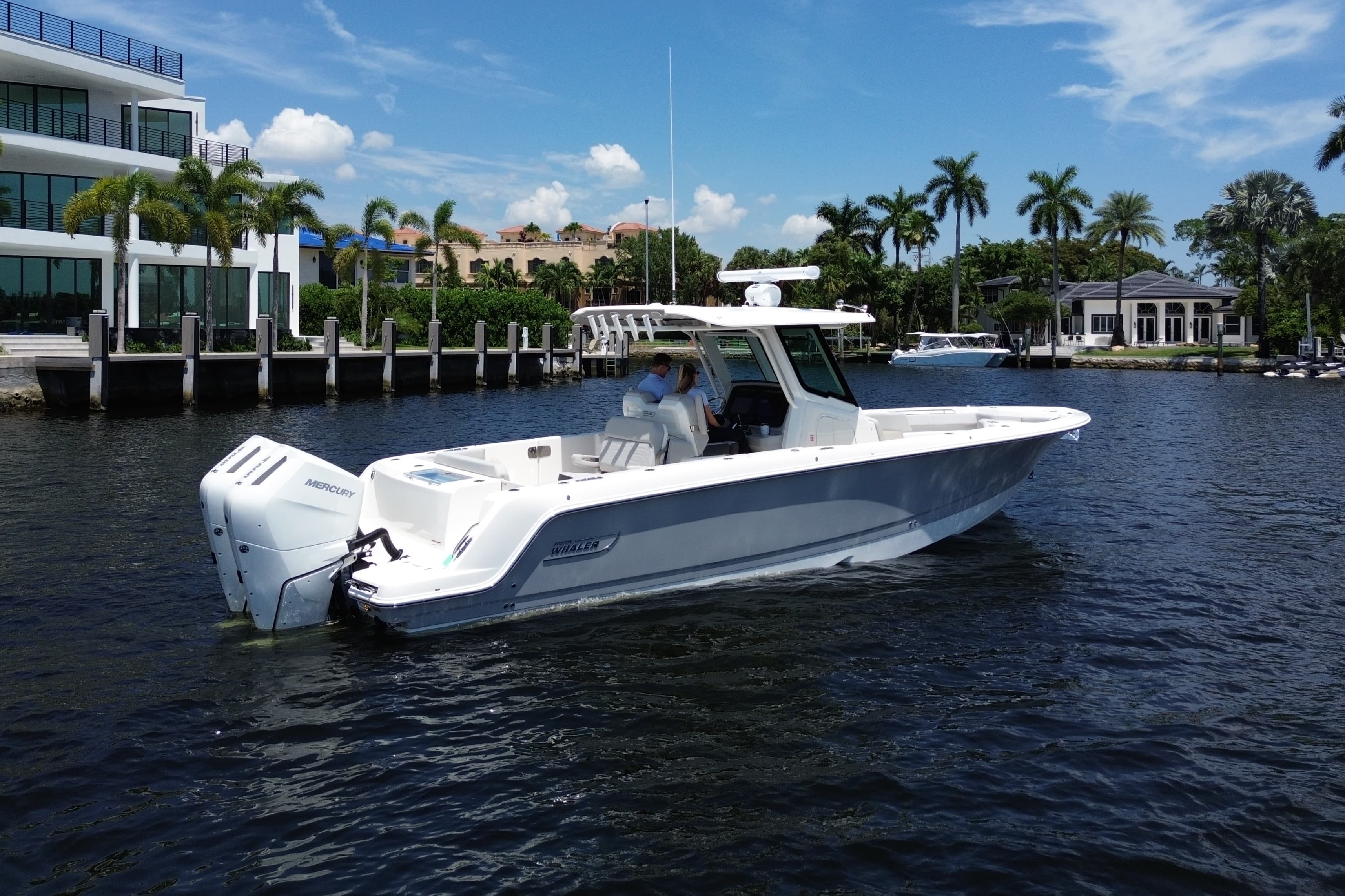 2026 Boston Whaler 330 Outrage a la venta en Pompano Beach, Florida Center Console 4