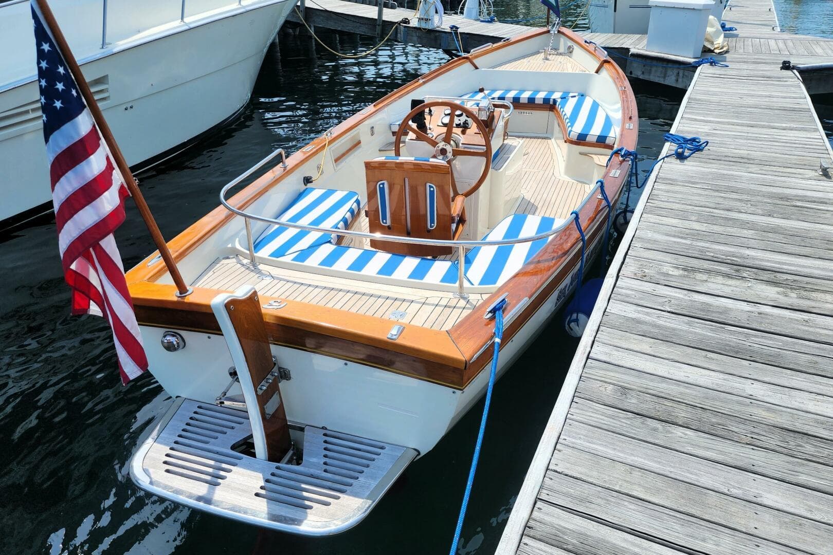 2007 Custom Flanders Bay 27 zum Verkauf in Charlevoix, Michigan Day Boats 4