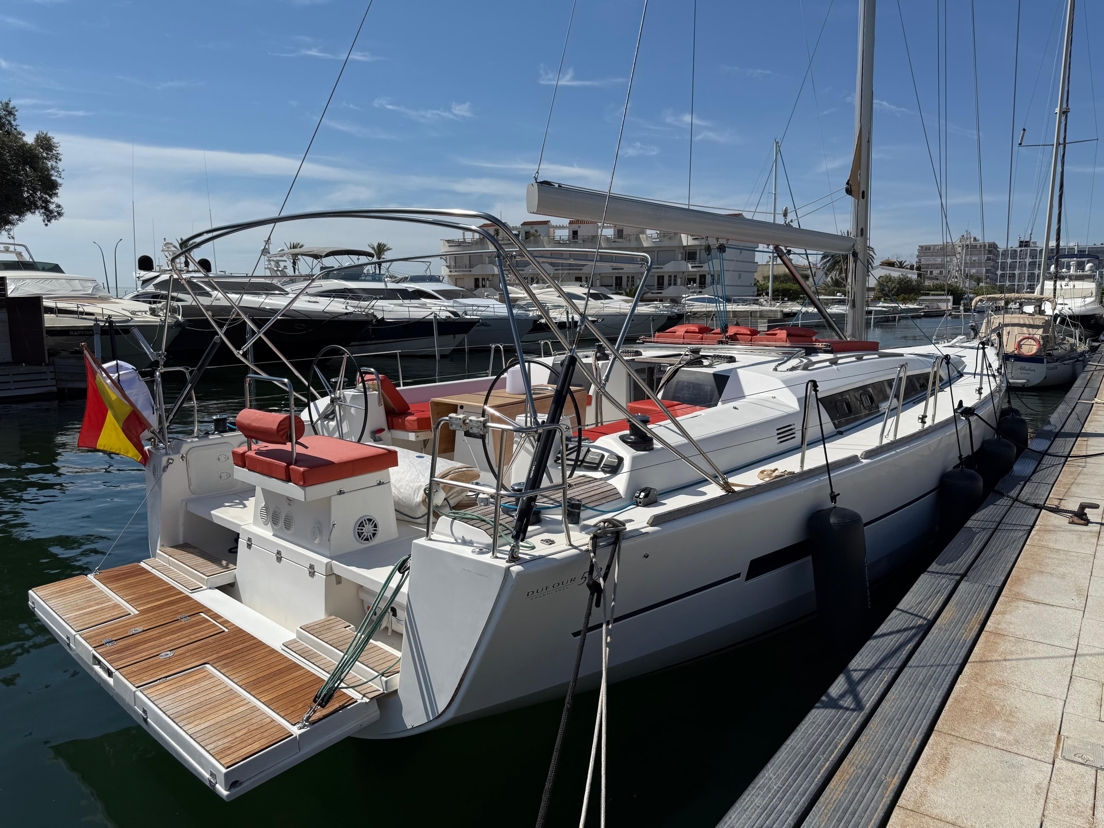 2016 Dufour 512 Grand Large for Sale in El Masnou, ES Monohull