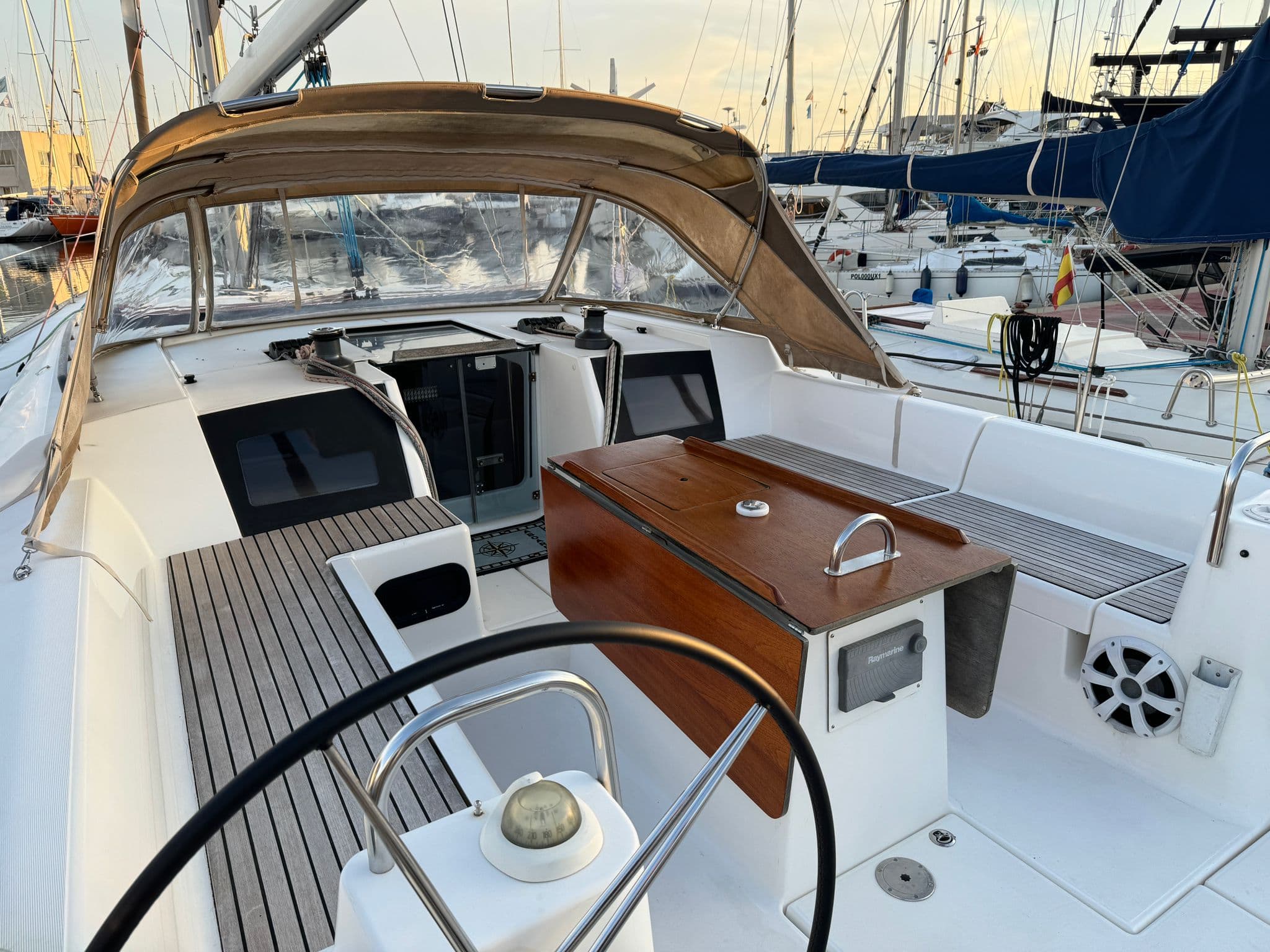 2016 Dufour 512 Grand Large for Sale in El Masnou, ES Monohull 4