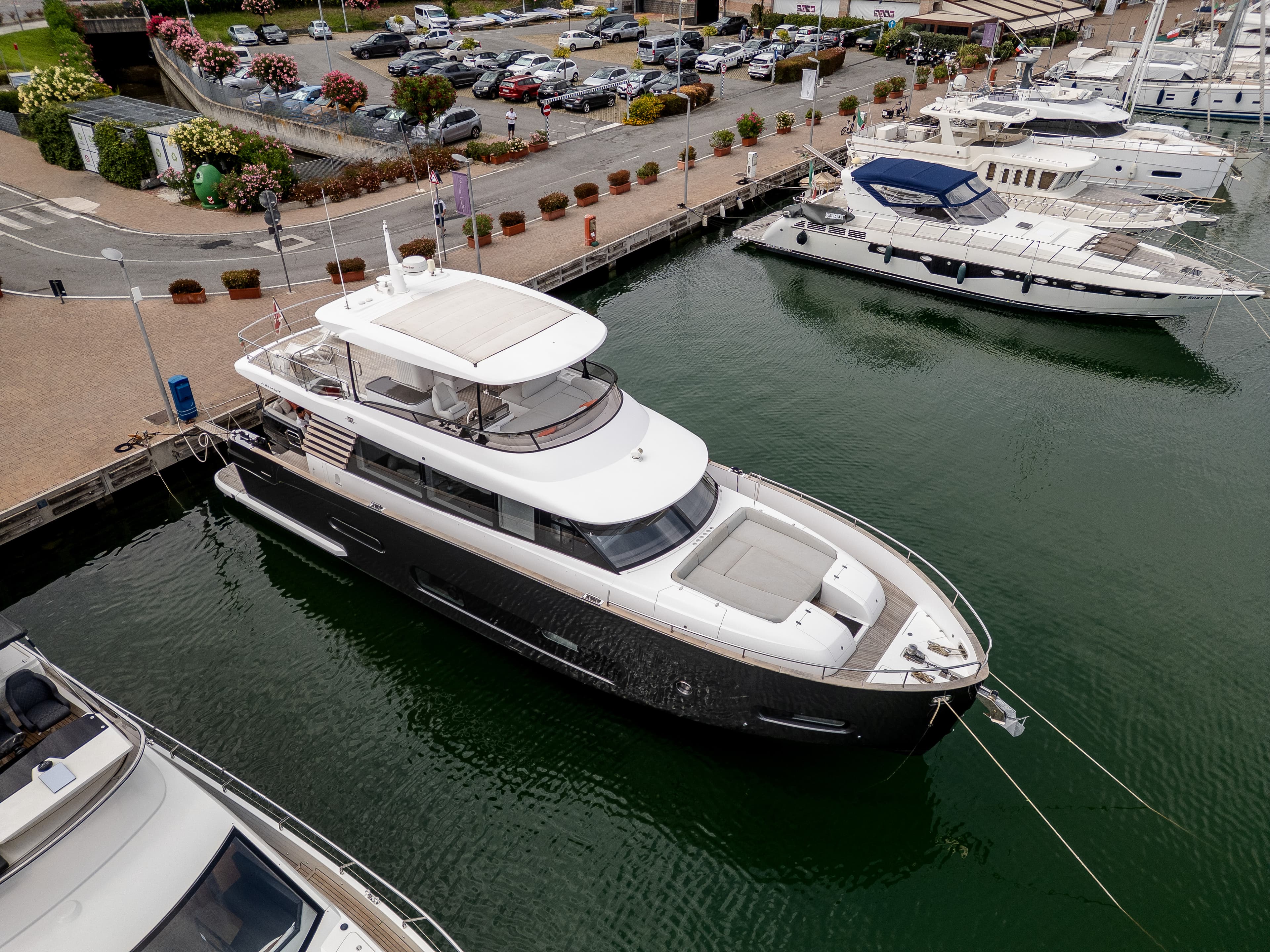 2021 Azimut Magellano 66 zum Verkauf in Savona, IT Explorer Yachts
