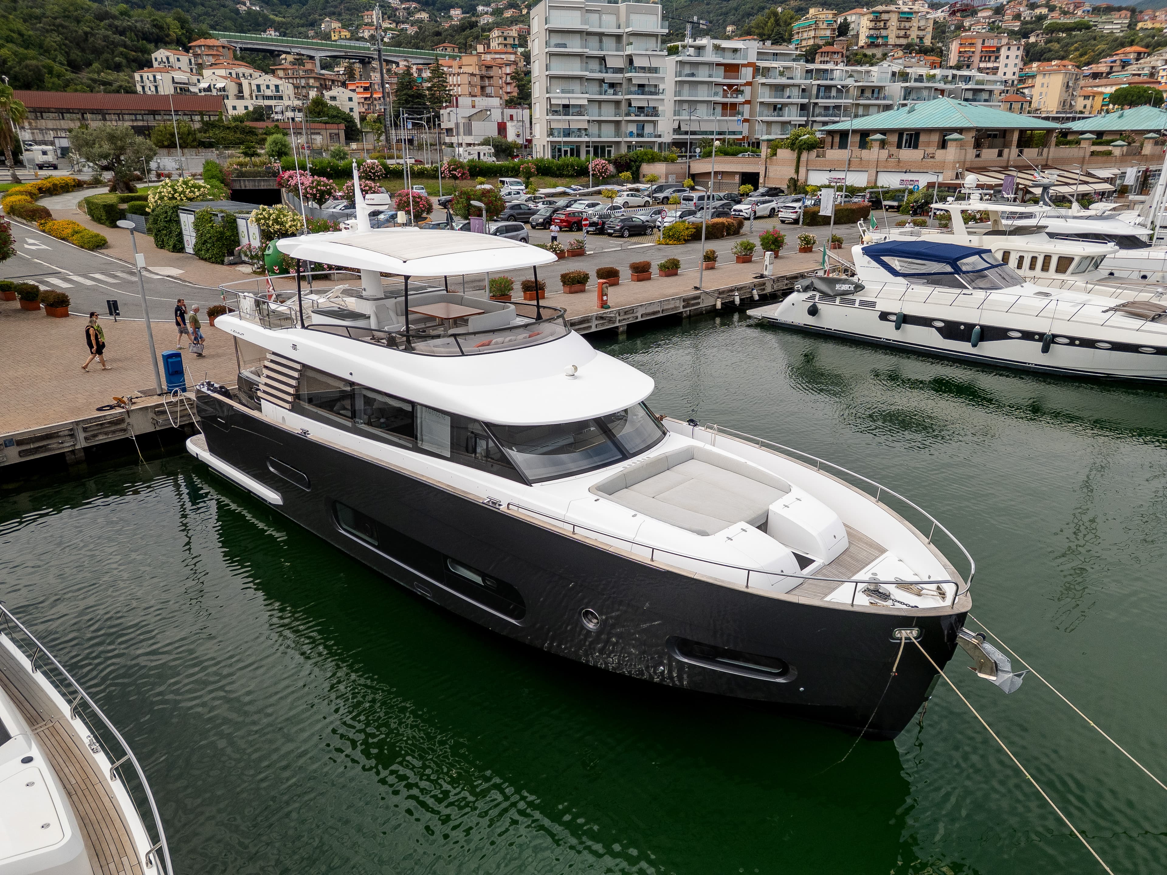 2021 Azimut Magellano 66 zum Verkauf in Savona, IT Explorer Yachts 2