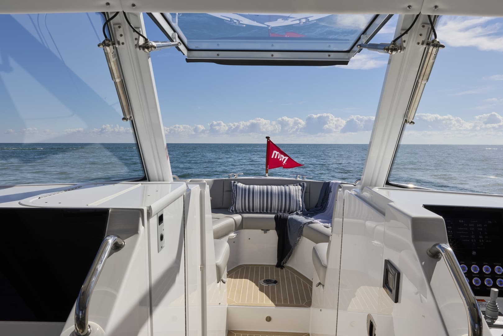 2027 MJM Yachts 38X zum Verkauf in South Dartmouth, Massachusetts Dual Console 5