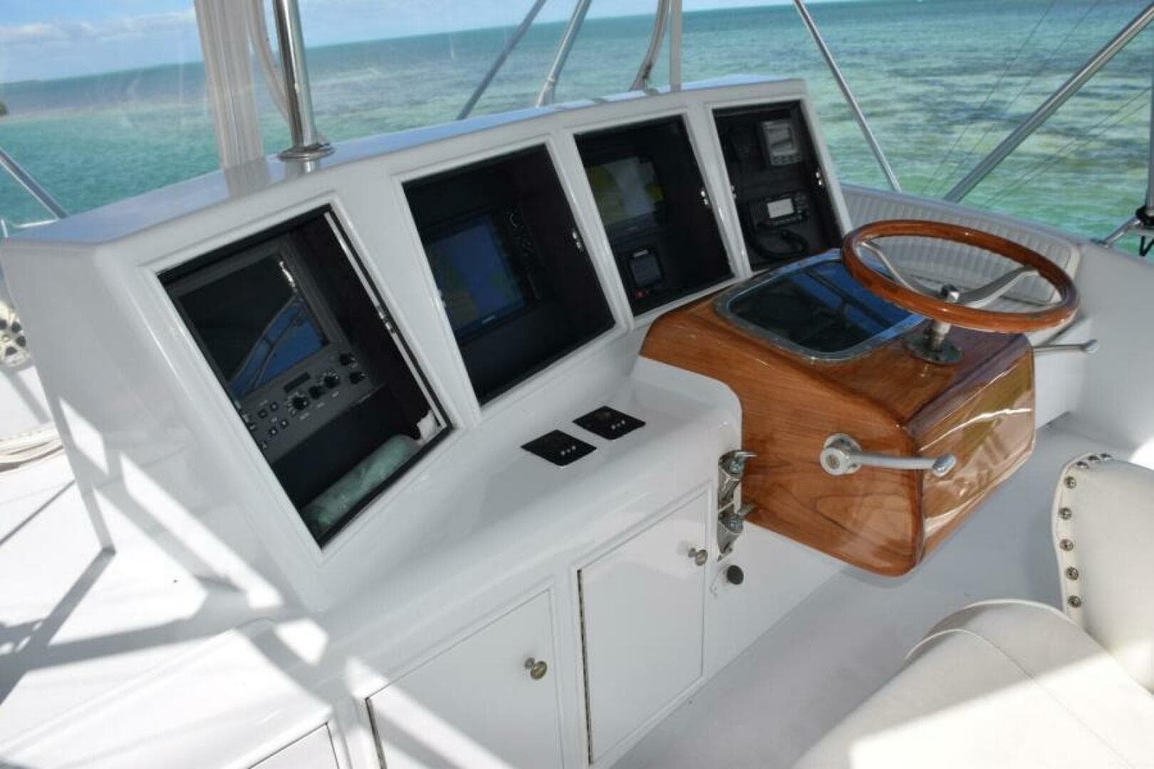 1990 Sunny Briggs 50' for Sale in Islamorada, Florida Flybridge 5