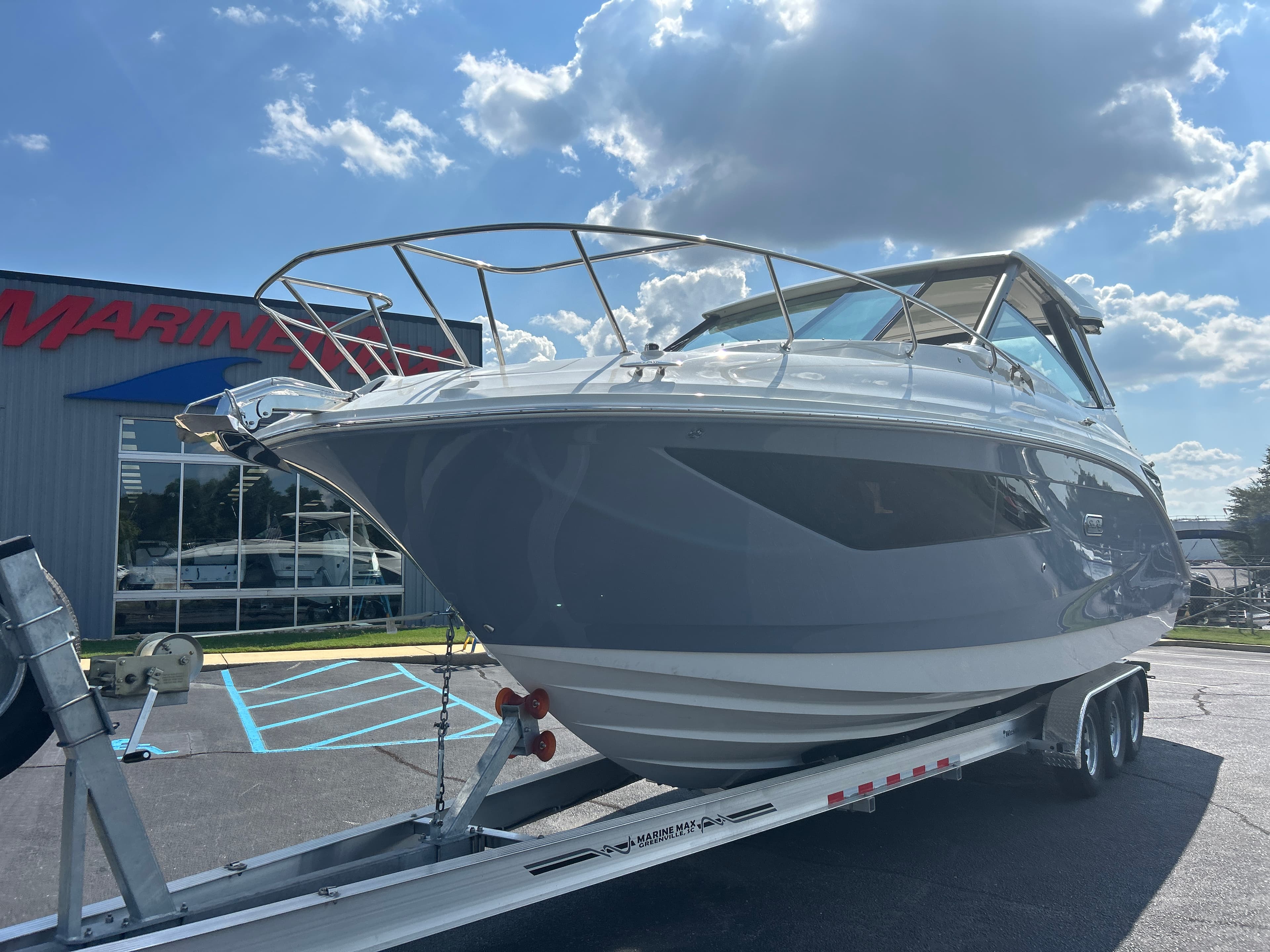 2027 Sea Ray Sundancer 320 zum Verkauf in Greenville, SC Express Cruiser 3