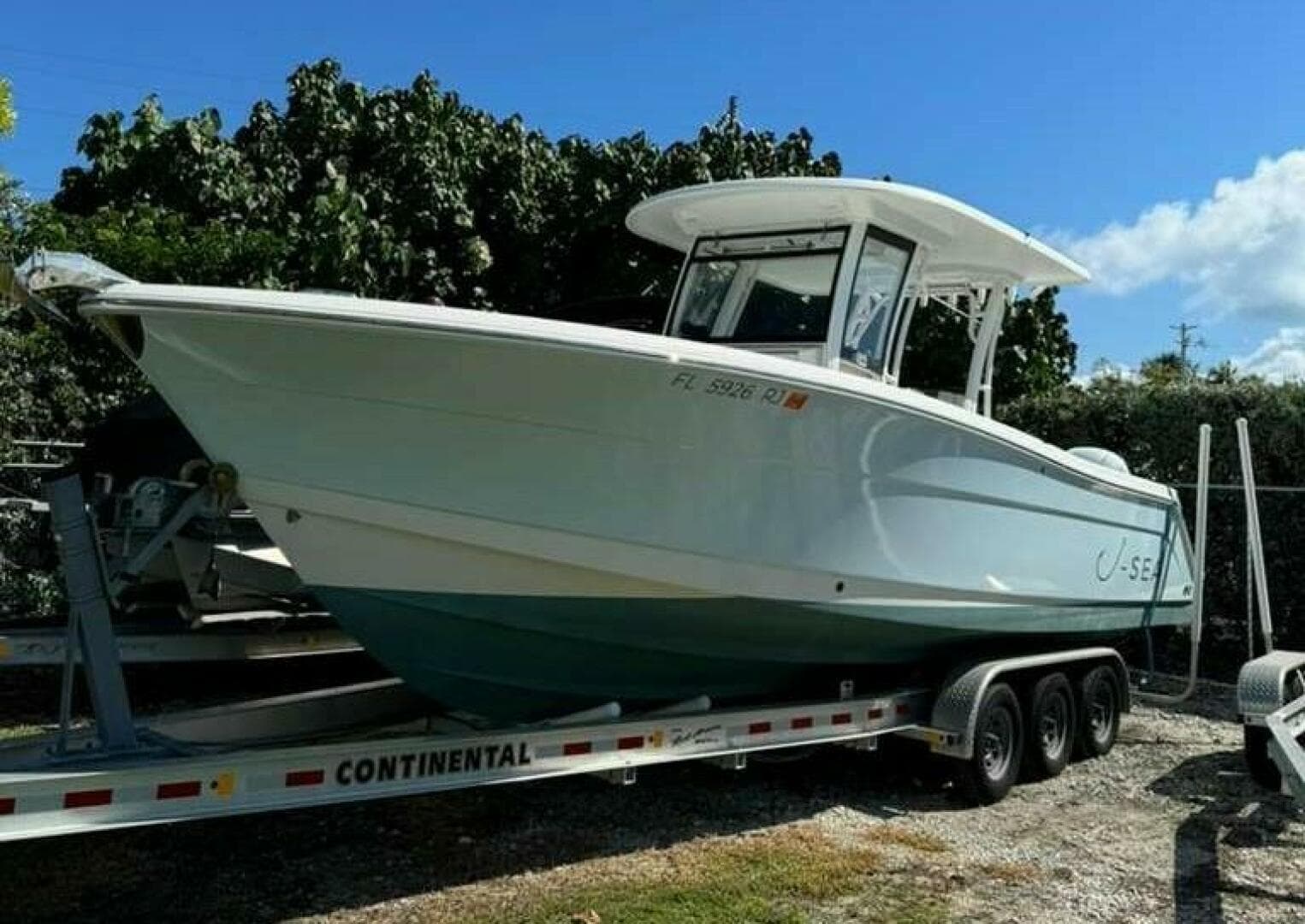 2017 Robalo R302 for Sale in Miami Beach, Florida Center Console