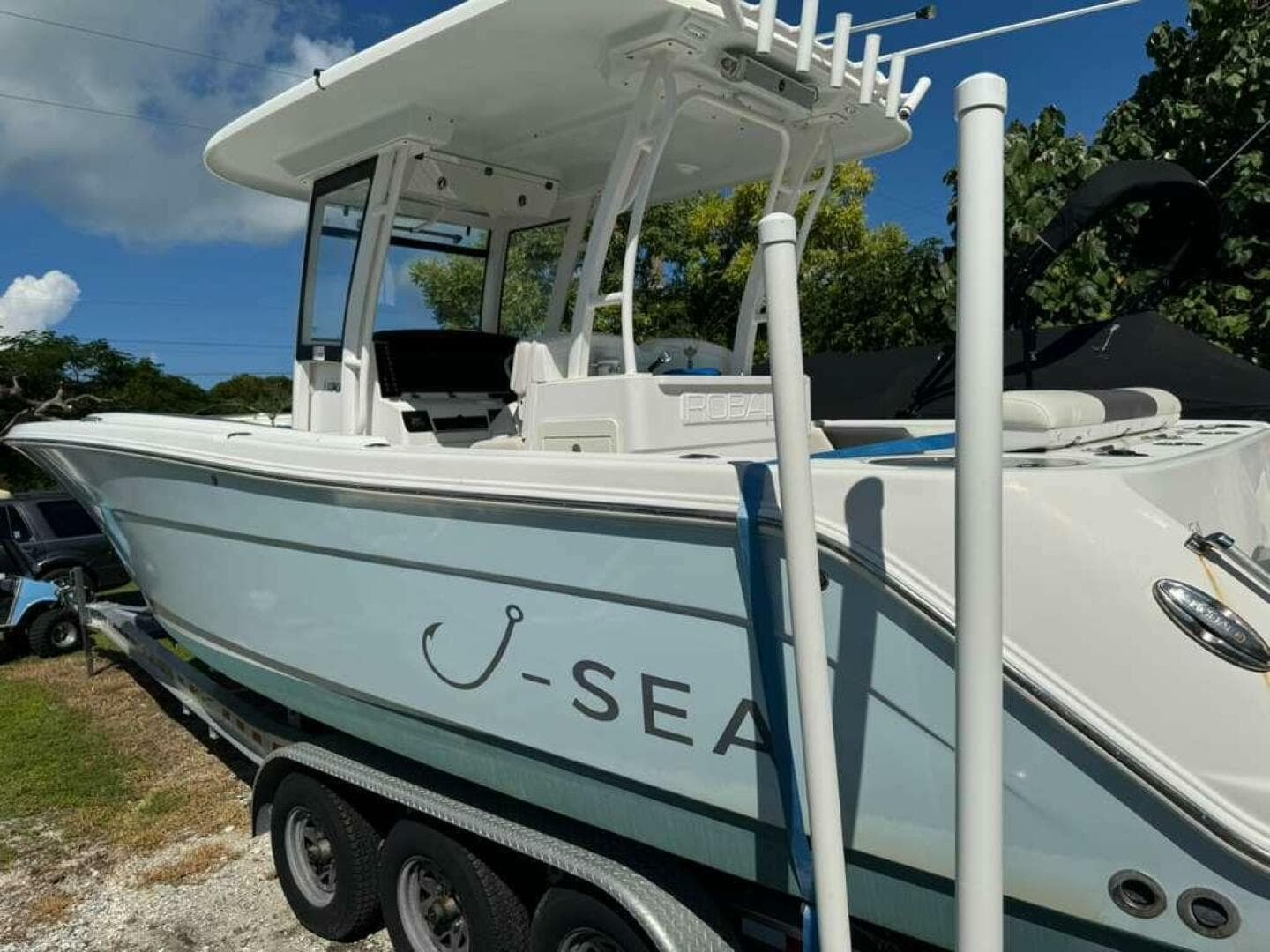 2017 Robalo R302 for Sale in Miami Beach, Florida Center Console 3