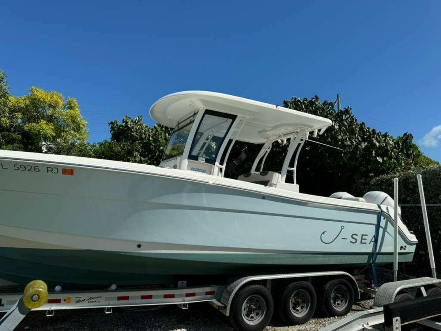 2017 Robalo R302 for Sale in Miami Beach, Florida Center Console 4